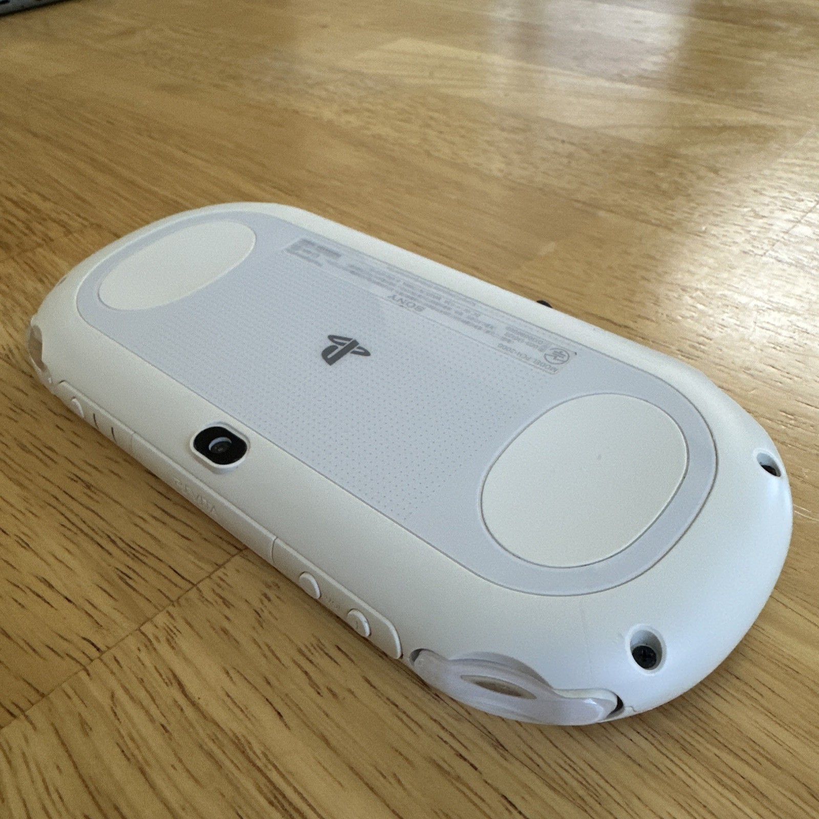 Sony PlayStation PS Vita PCH-2000 White Slim Console Fast Shipping