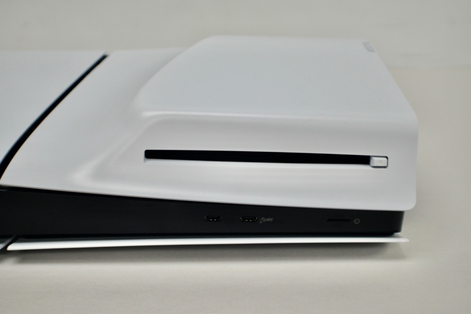 Sony PlayStation 5 Slim Blu-Ray Disk Edition 1TB Gaming Console – White CFI-2015