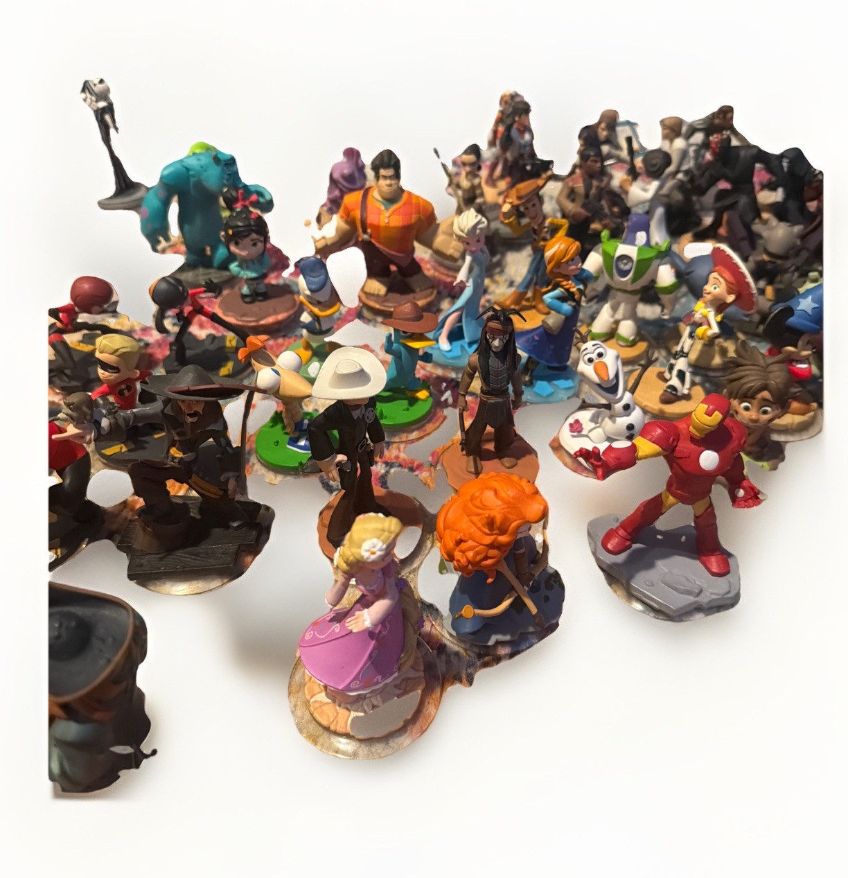 Disney infinity lot Figures, Power Disc, Over 150 Pieces. Marvel, Star Wars.