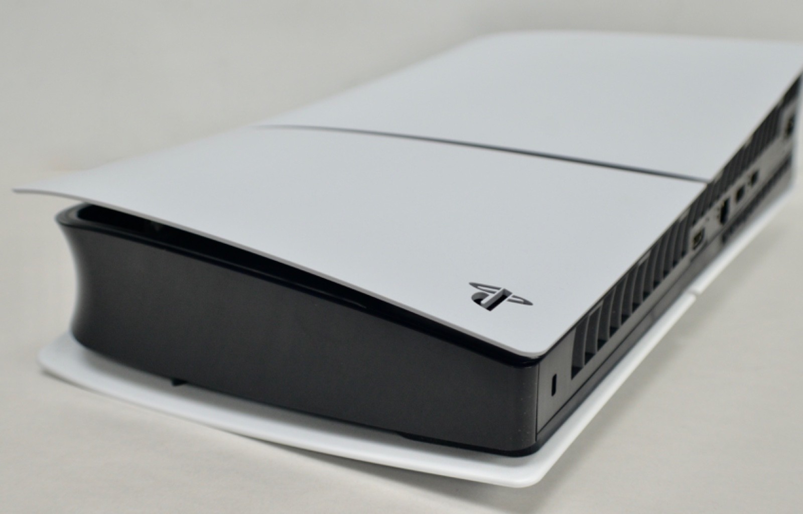 Sony PlayStation 5 Slim Blu-Ray Disk Edition 1TB Gaming Console – White CFI-2015