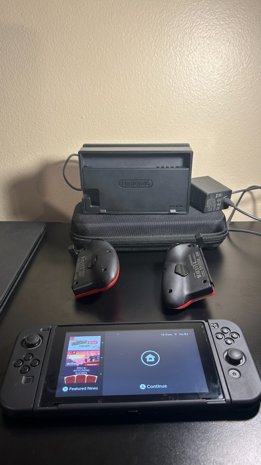 Adult Owned Switch V2 Console HAC-001(-01) Bundle + HORI Split Pad Pro