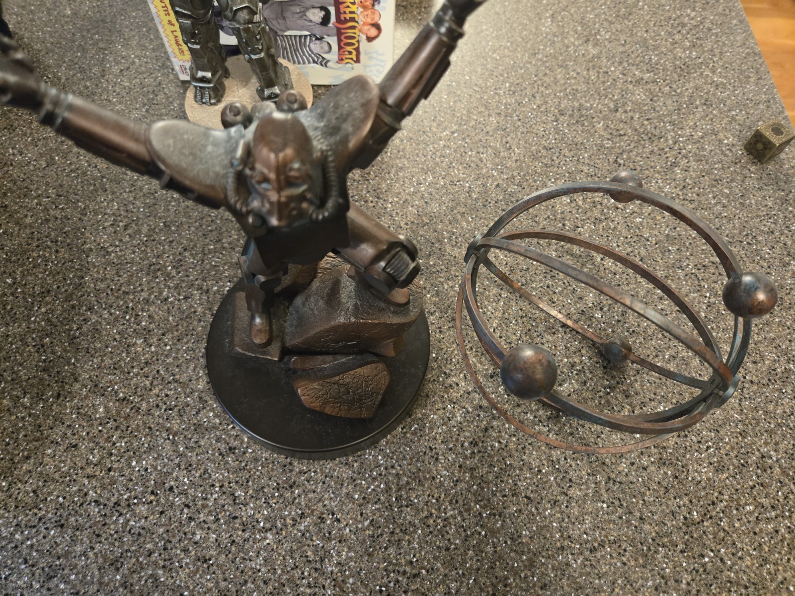 Fallout Atomic Atlas Statue By Chronicle Collectibles / Thinkgeek – No Box
