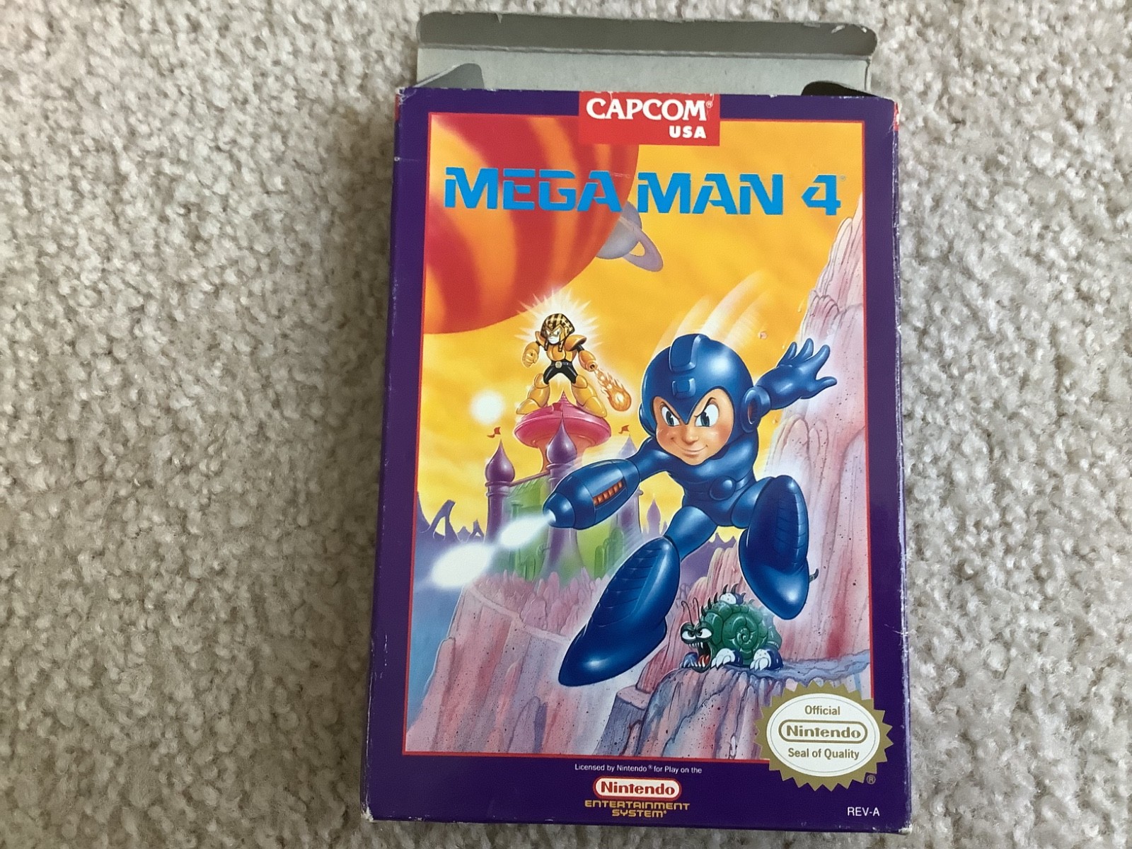 Mega Man 4 (NES Capcom 1991) CIB Very Good Working Condition