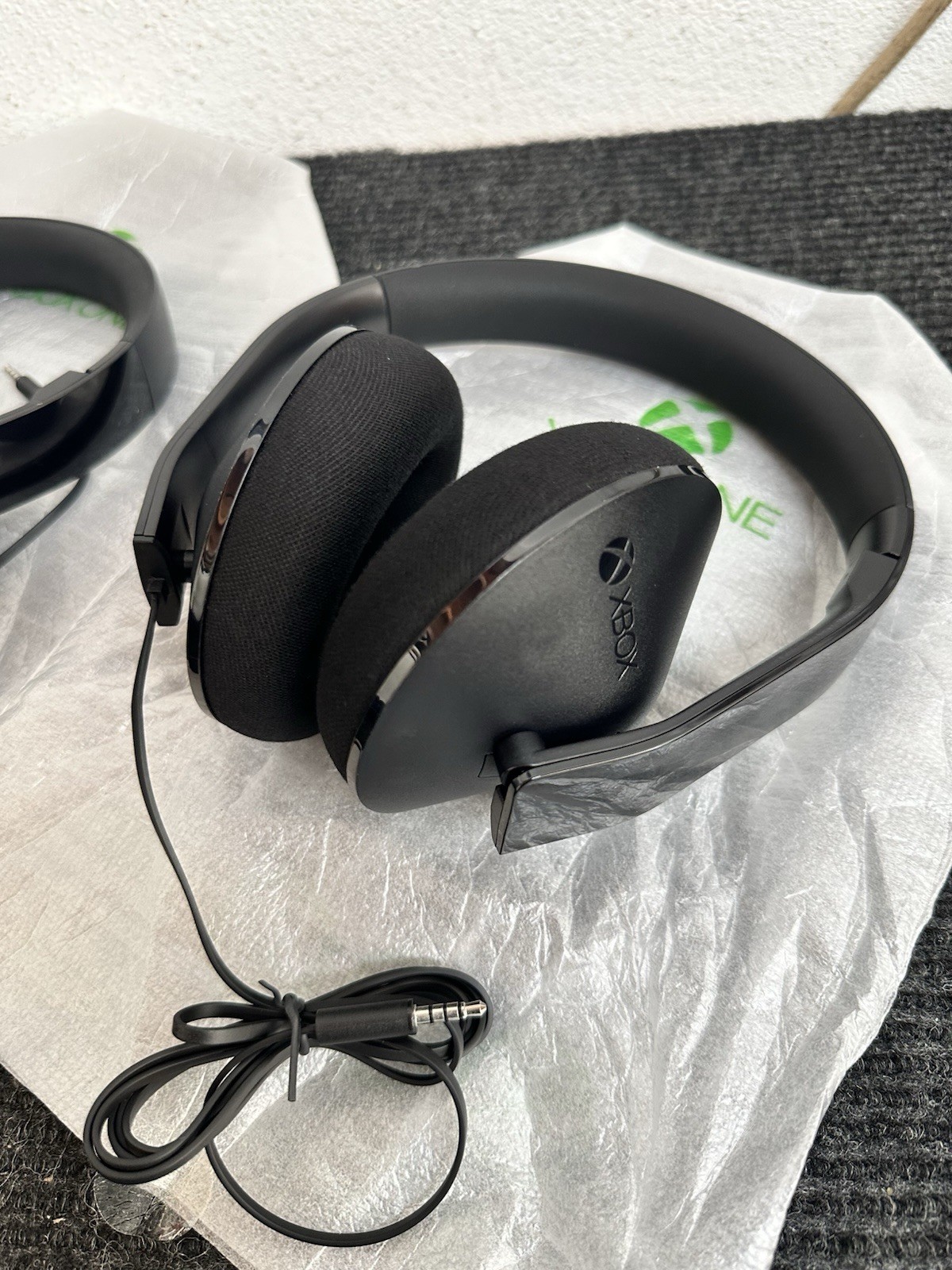 Lot Of 8 Microsoft Xbox One Stereo Headset Wired 3.5 mm Jack New No Box