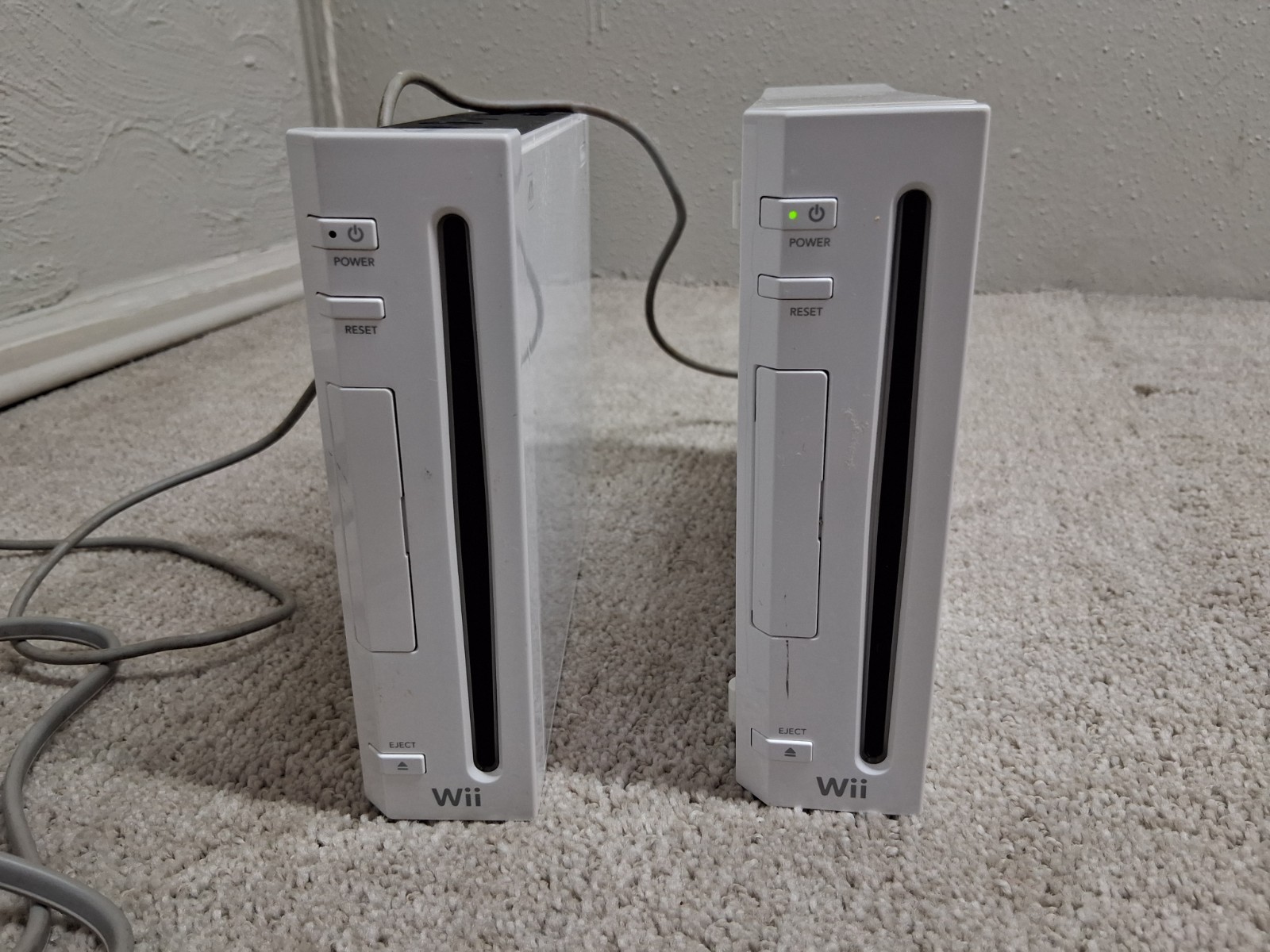 3 Nintendo Wii Console All Power On Not Tested No Cords Or Controllers RVL-001