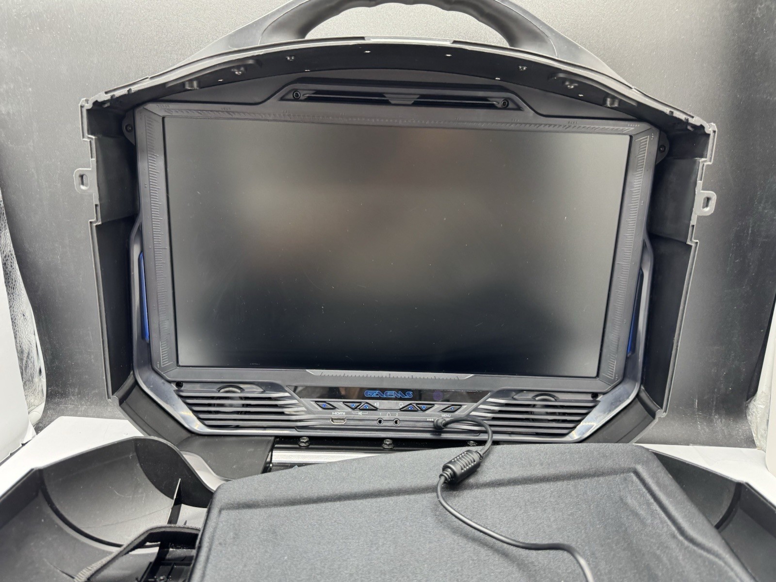 GAEMS G190 Vanguard Portable Gaming Case 19″ Monitor with Power and HDMI Cables