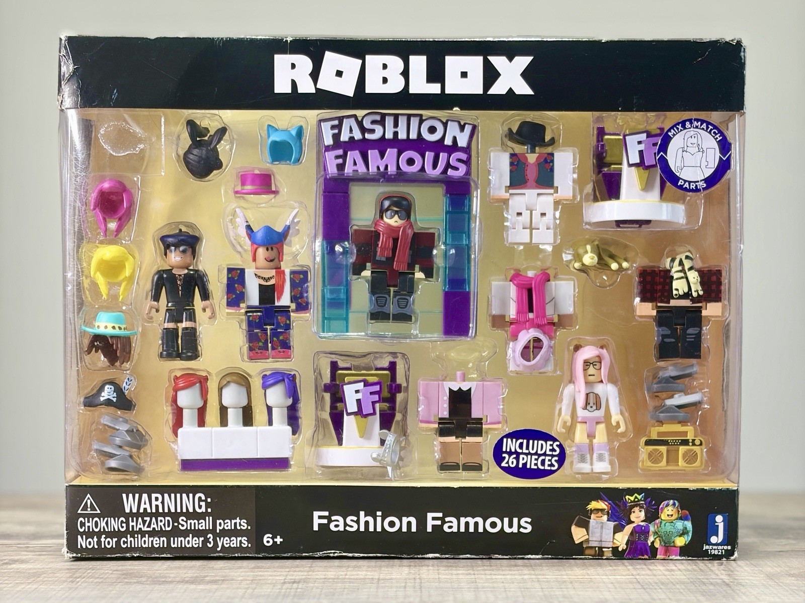 Roblox Celebrity Collection- Fashion Famous playset