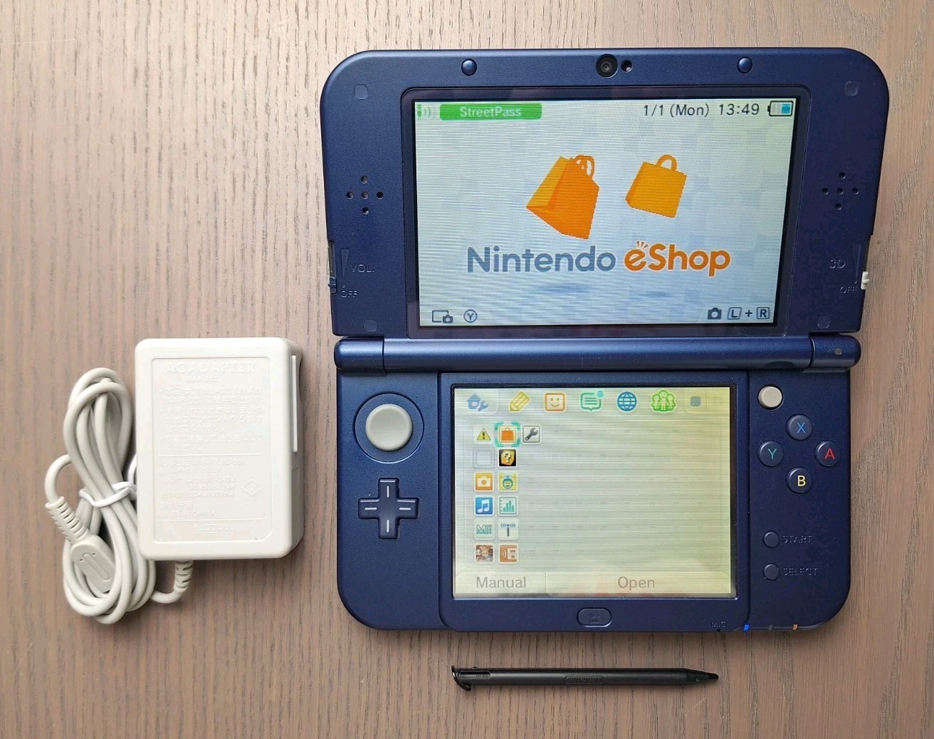 New Nintendo 3DS XL Metallic Blue Charger + 32GB SD Card | Region Free TOP IPS