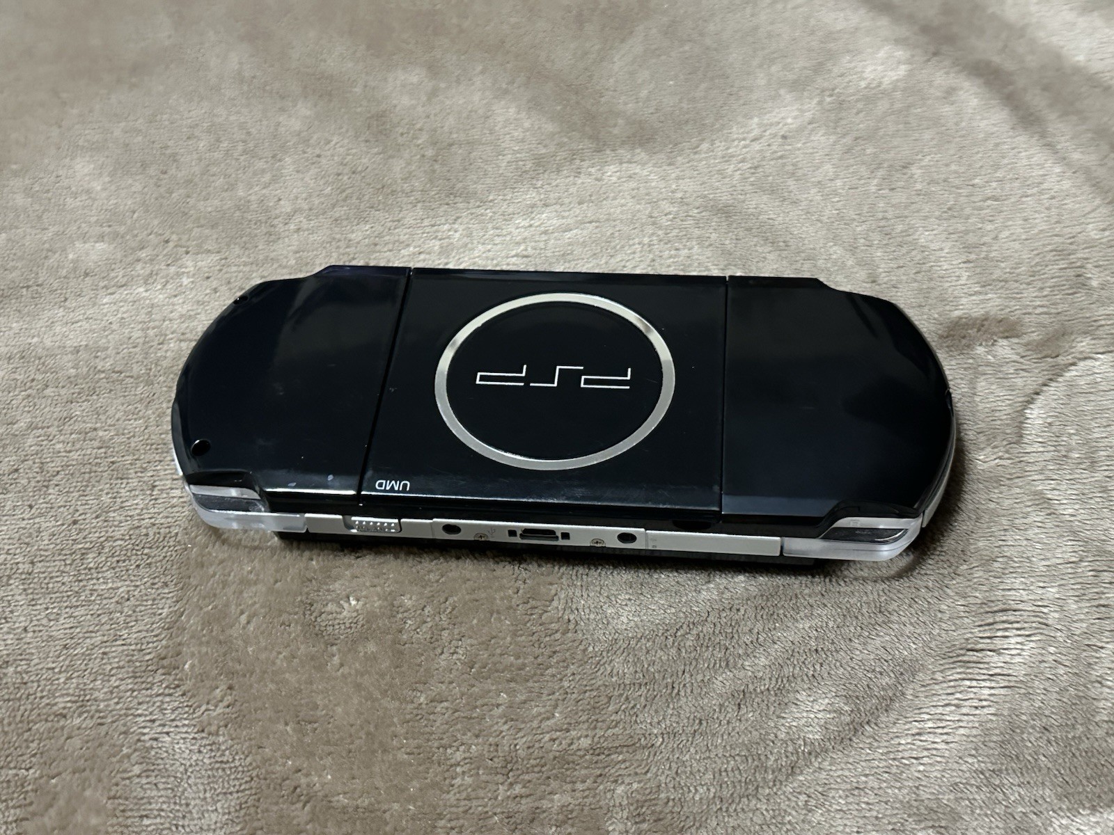 Large PSP-3001 Bundle Includes 28 Games and 4 Movies. Tested and Works Great!