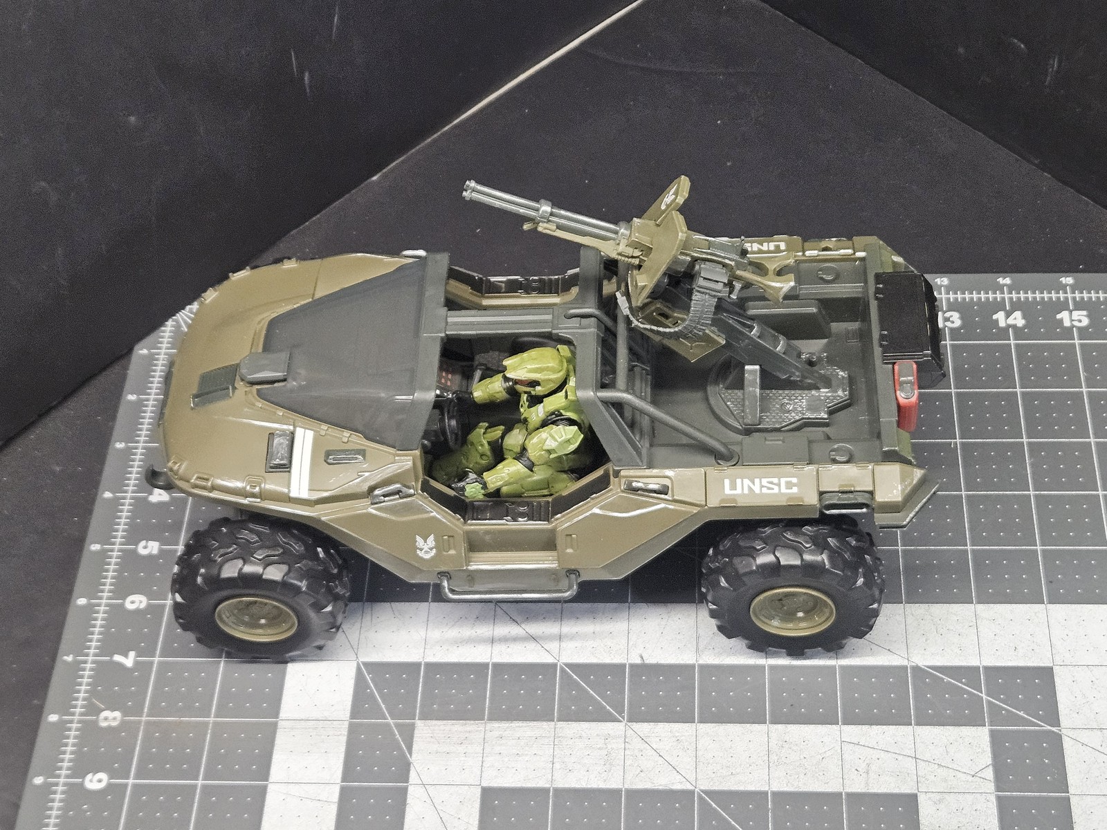 Halo Master Chief Action Figure & Warthog Vehicle Jazwares World of Halo Set