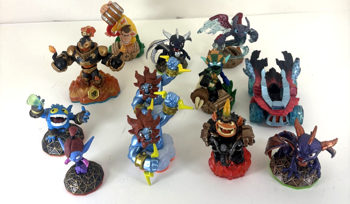 Activision Skylanders Lot of 12 Figures Swap Force Blast Zone Dark Spyro