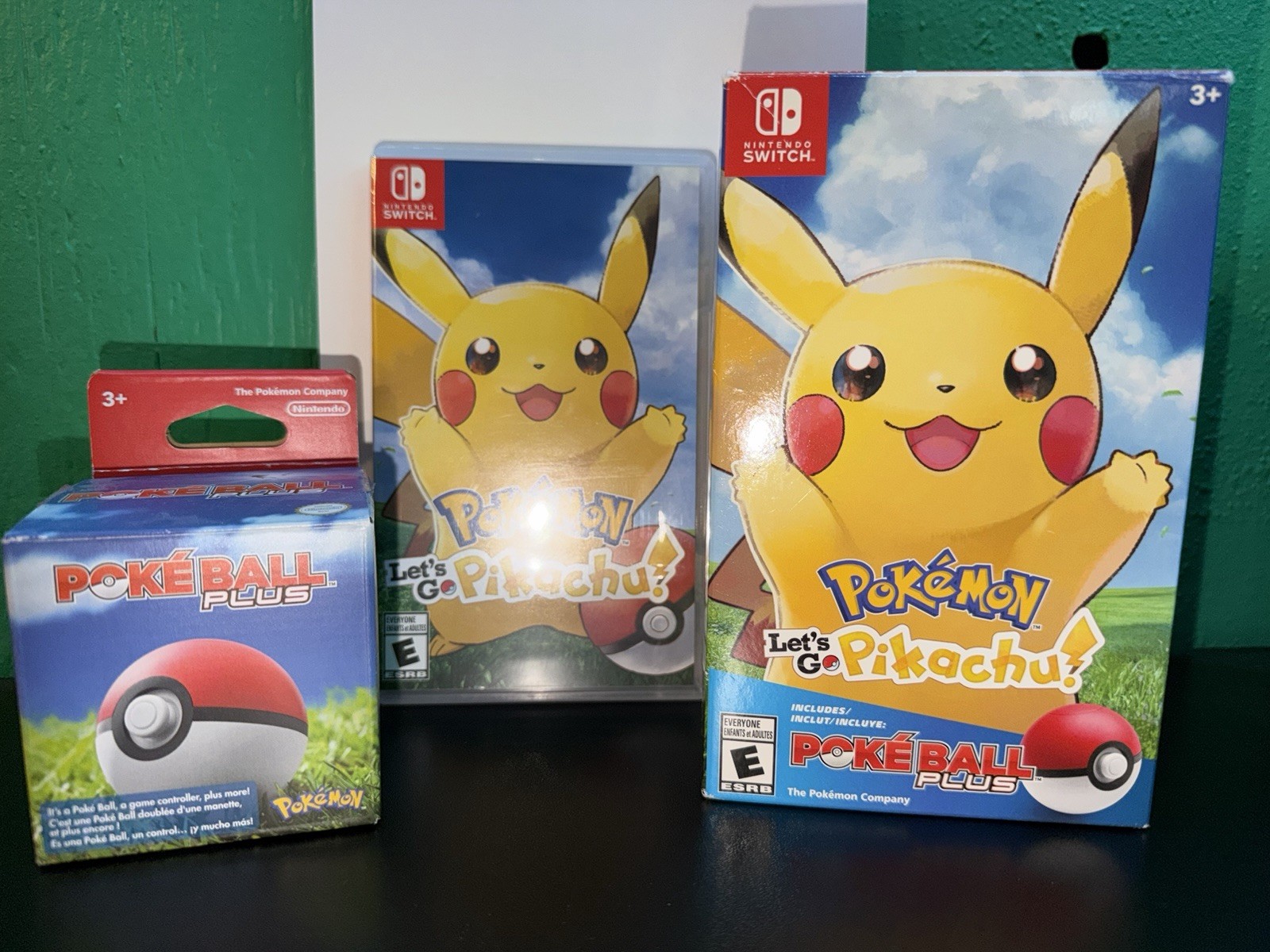Pokemon Let’s Go Pikachu – Box Set Poke Ball Plus – Nintendo Switch – (No Mew)
