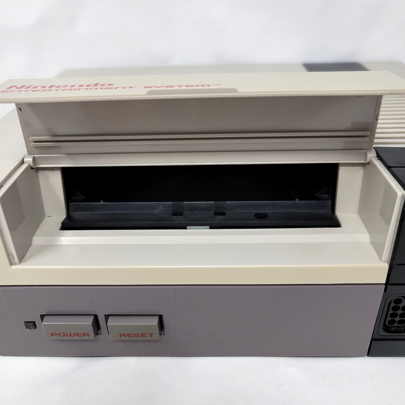 Nintendo NES Console 2 OEM Controllers, Zapper, Mario/Duck Hunt NEW 72 PIN