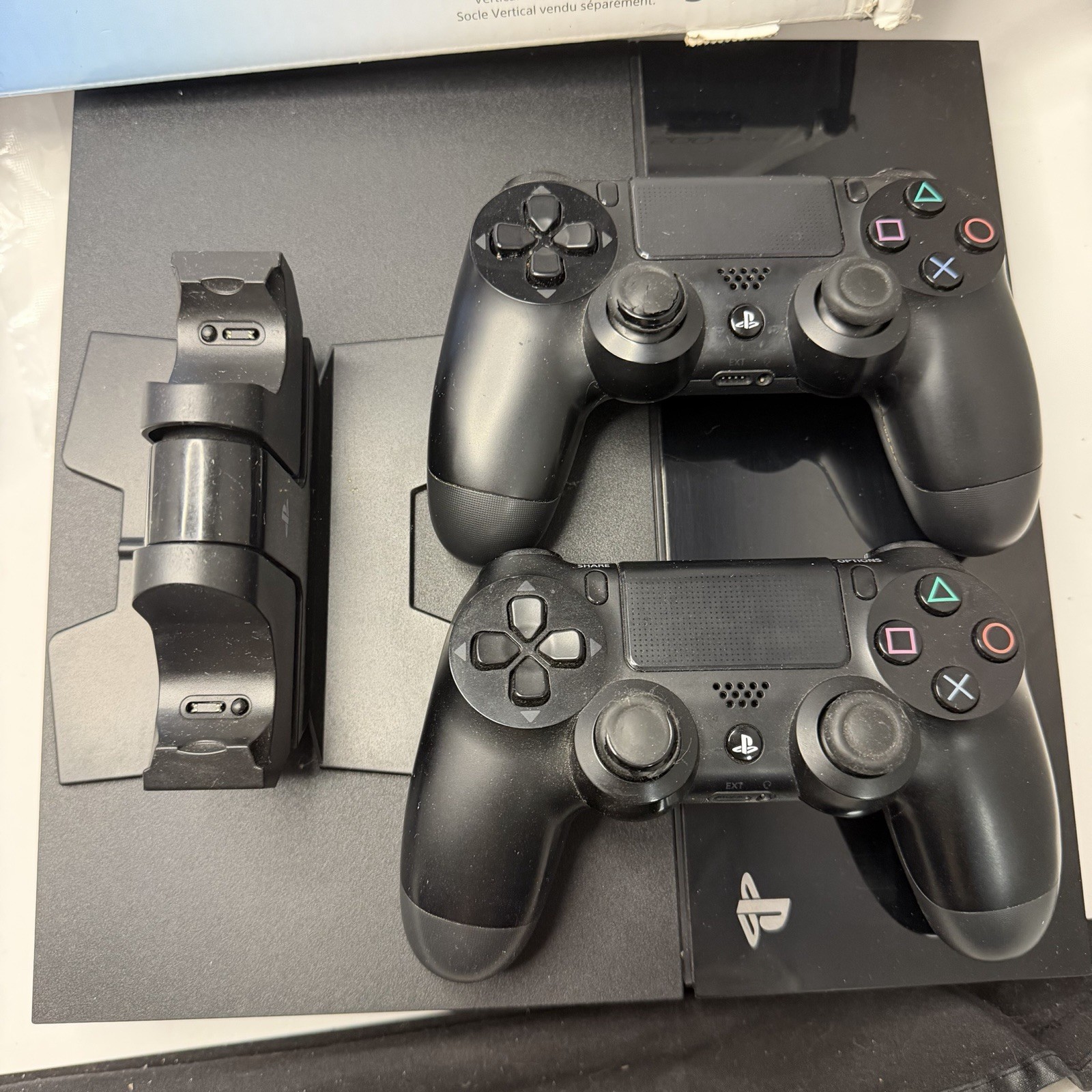 Sony PlayStation 4 PS4 500GB Controllers Games Charging Dock Box Complete Lot