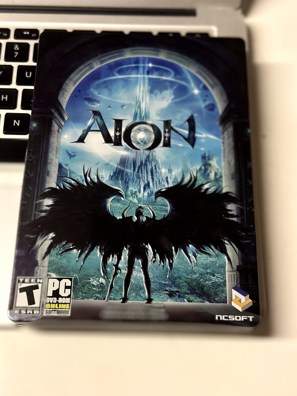 AION A WORLD DIVIDED – PC Video Game – STEELBOOK Edition