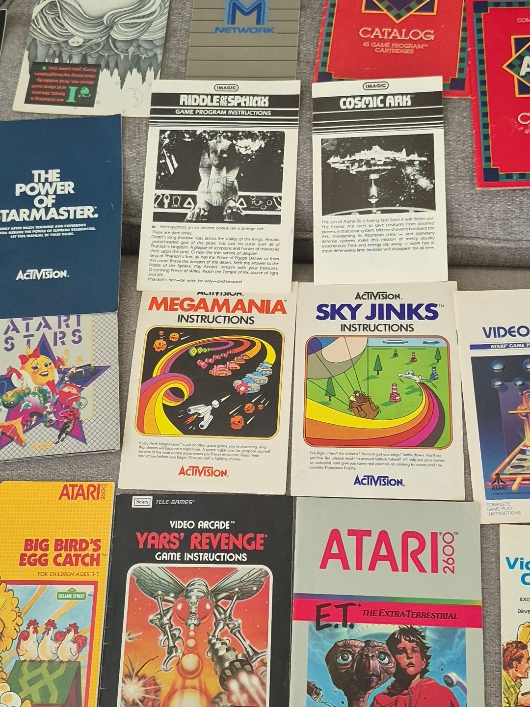 Huge Lot Of Atari 2600 Manuals & Catalogs Vintage Assorted. Good Condition.