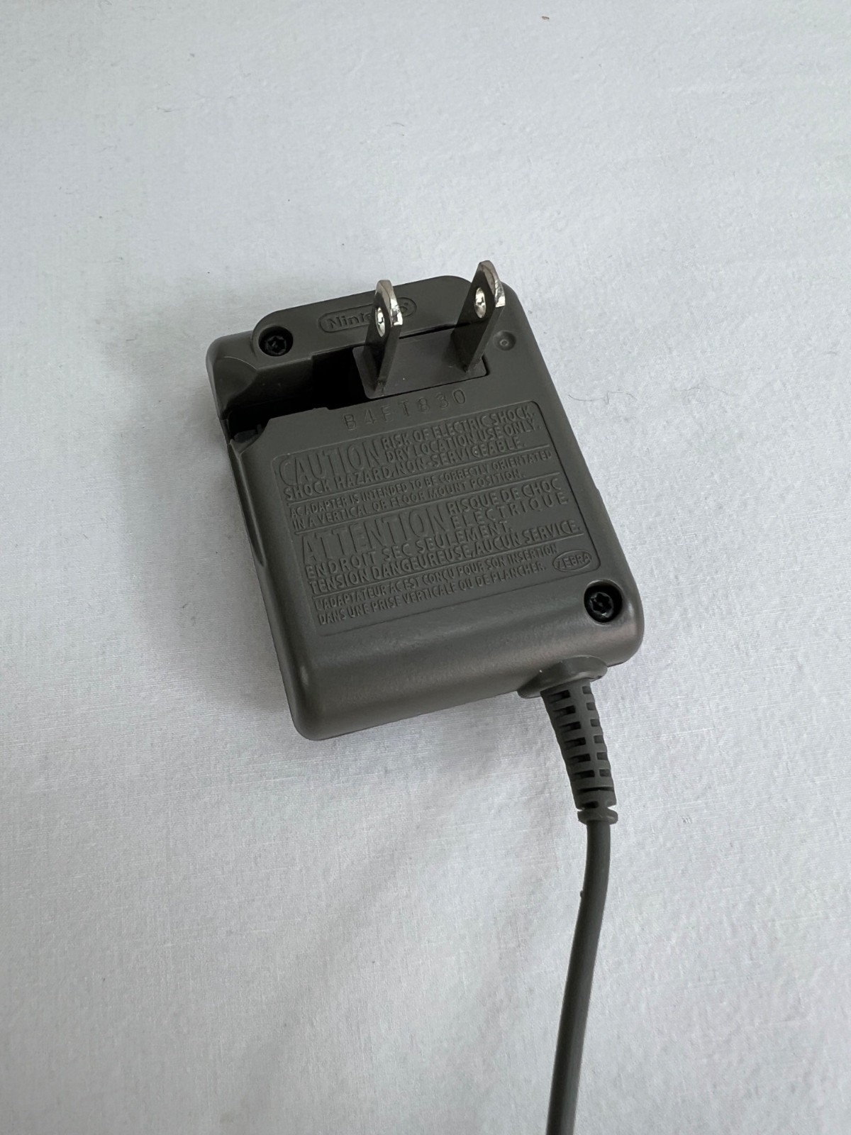 Official Nintendo DS Lite AC Adapter Charger USG-002 (USA), DC5.2V 450mA USG-001