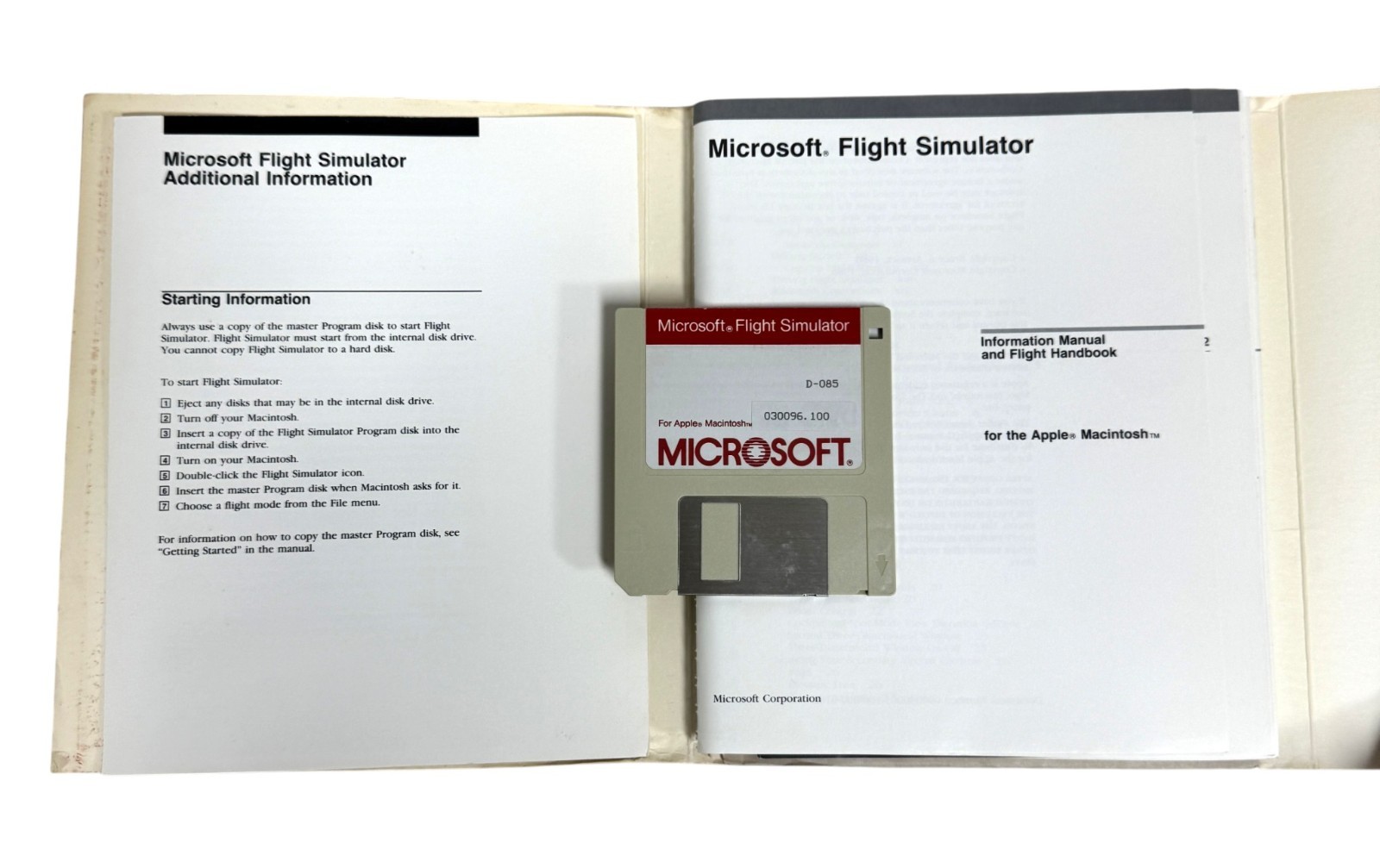 Microsoft Flight Simulator Apple Macintosh 1985 Untested Manual Disk