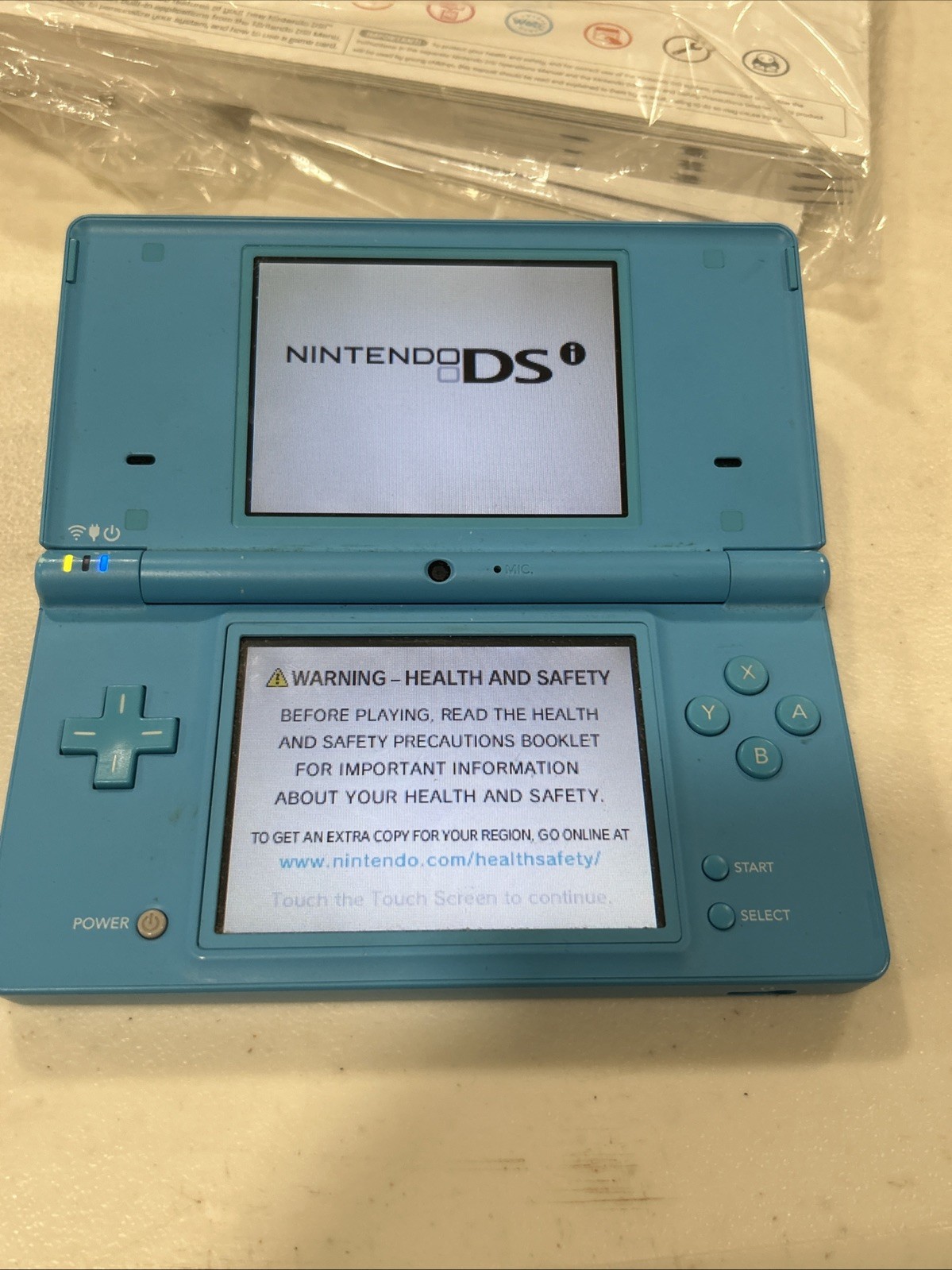 Nintendo DSi Light Blue Handheld Console Complete. Good Condition With Manuals