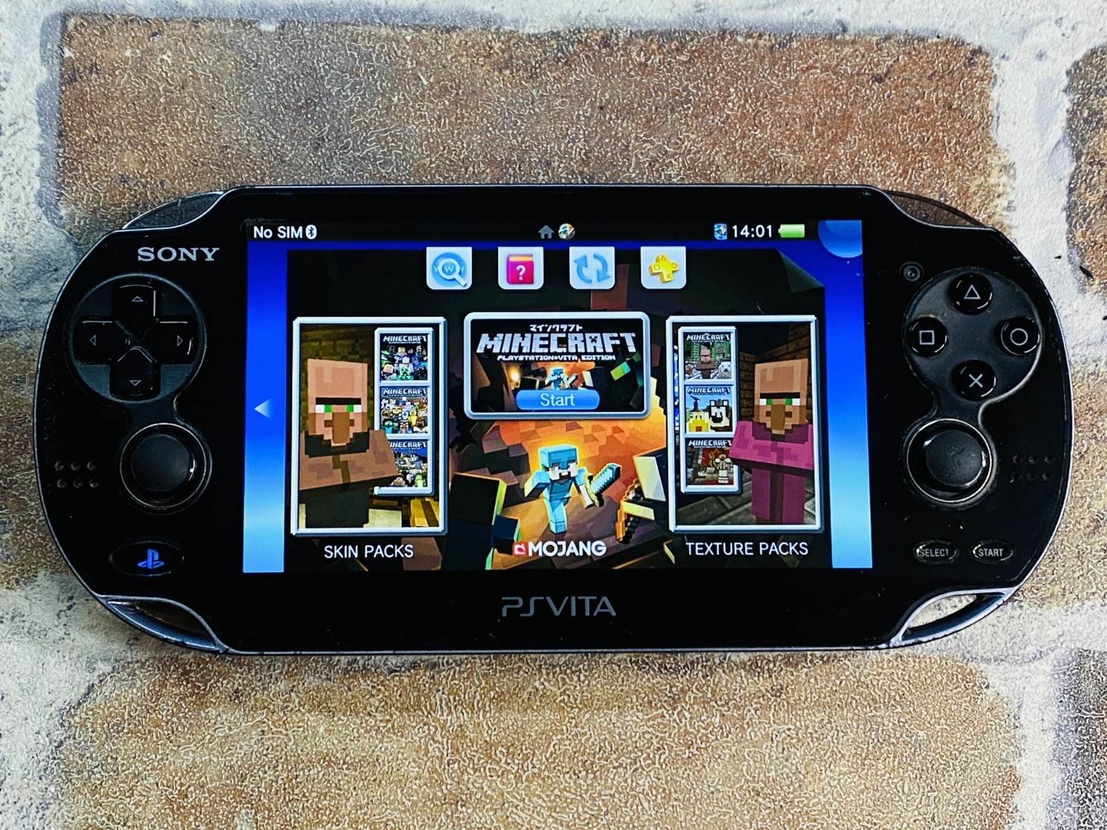 PS Vita PCH-1100 AB01 Crystal Black SONY Playstation 4GB Charger 2 Games DDP