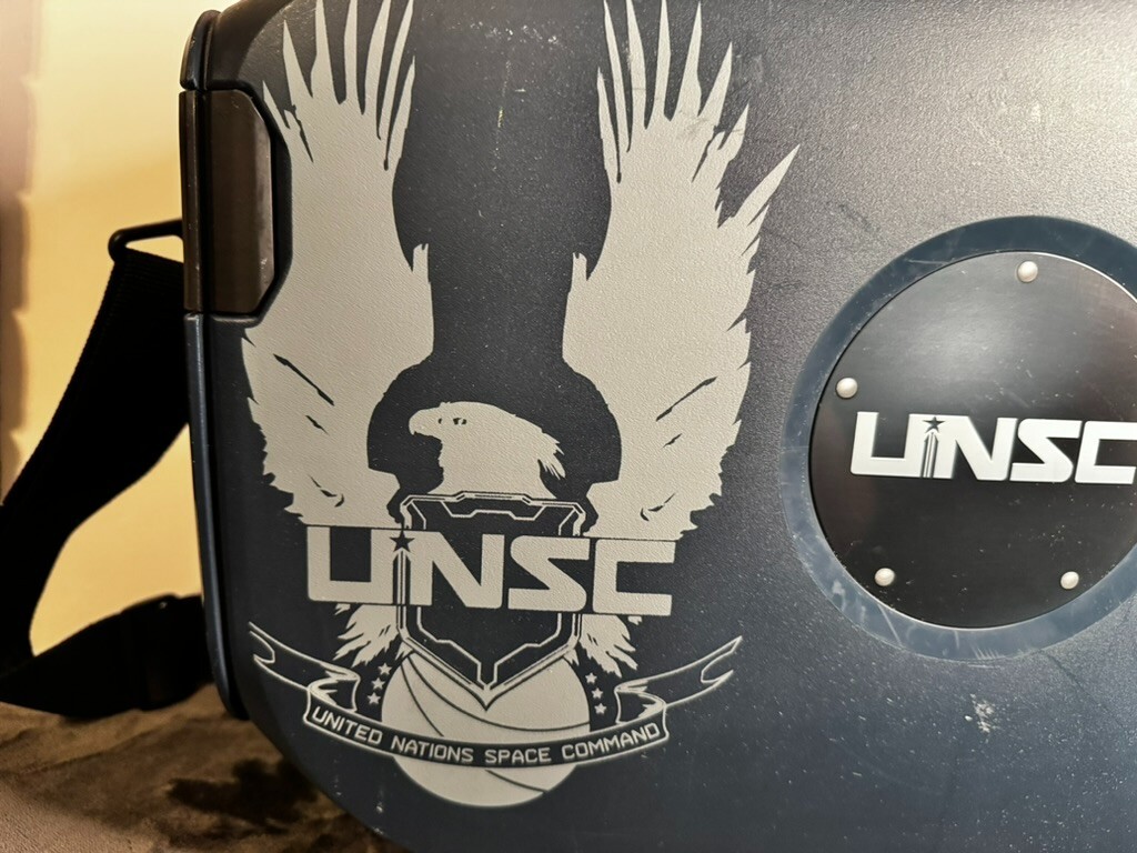 USED Halo UNSC Limited Edition: GAEMS Vanguard G190 LCD Gaming Case NO CORDS