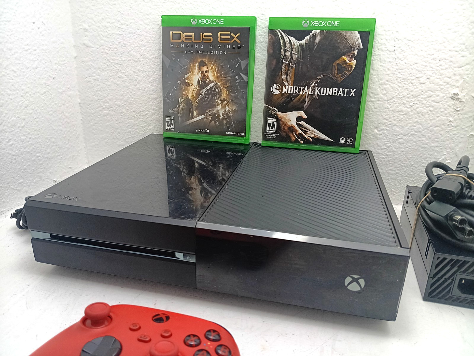 Microsoft Xbox One 500GB Console Bundle w/ controller & games – Tested