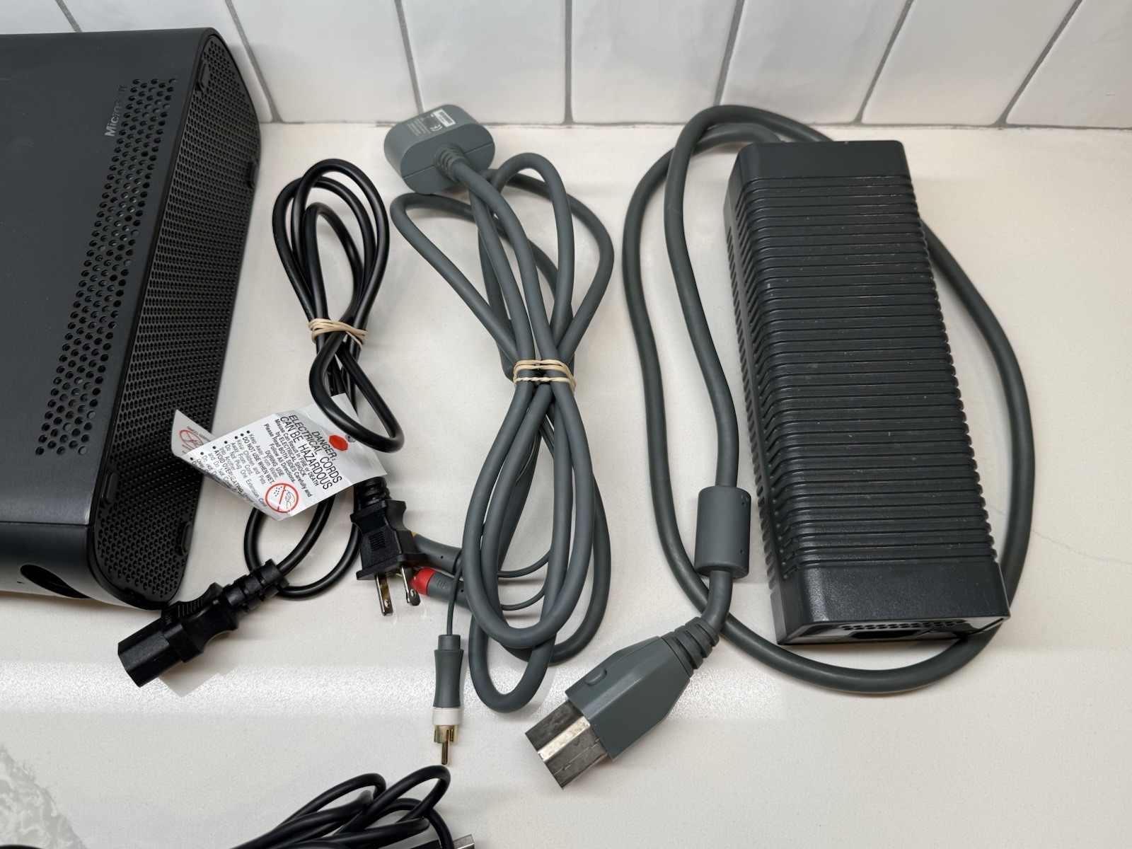 Microsoft Xbox 360 Console Controllers Games Bundle Lot – READ DESCRIPTION