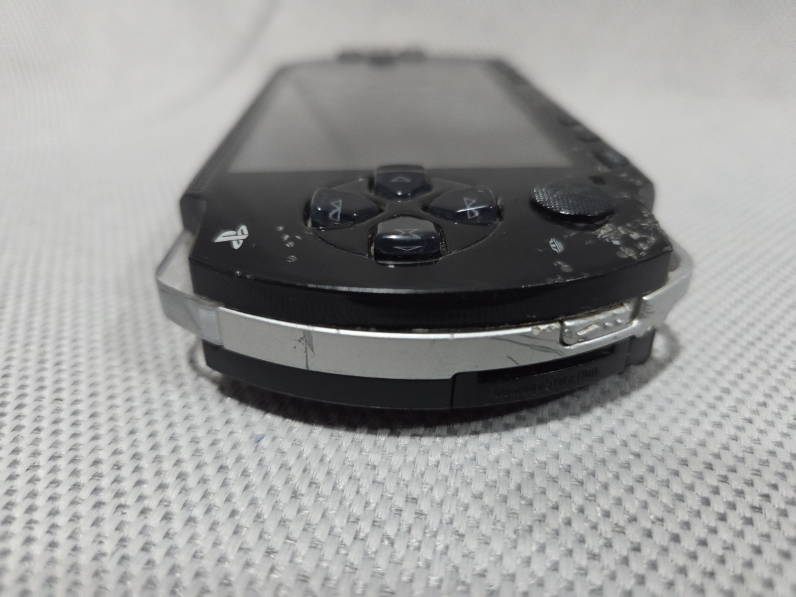 Sony PSP-1001 PlayStation Portable Handheld Console ONLY Black Fair Condition