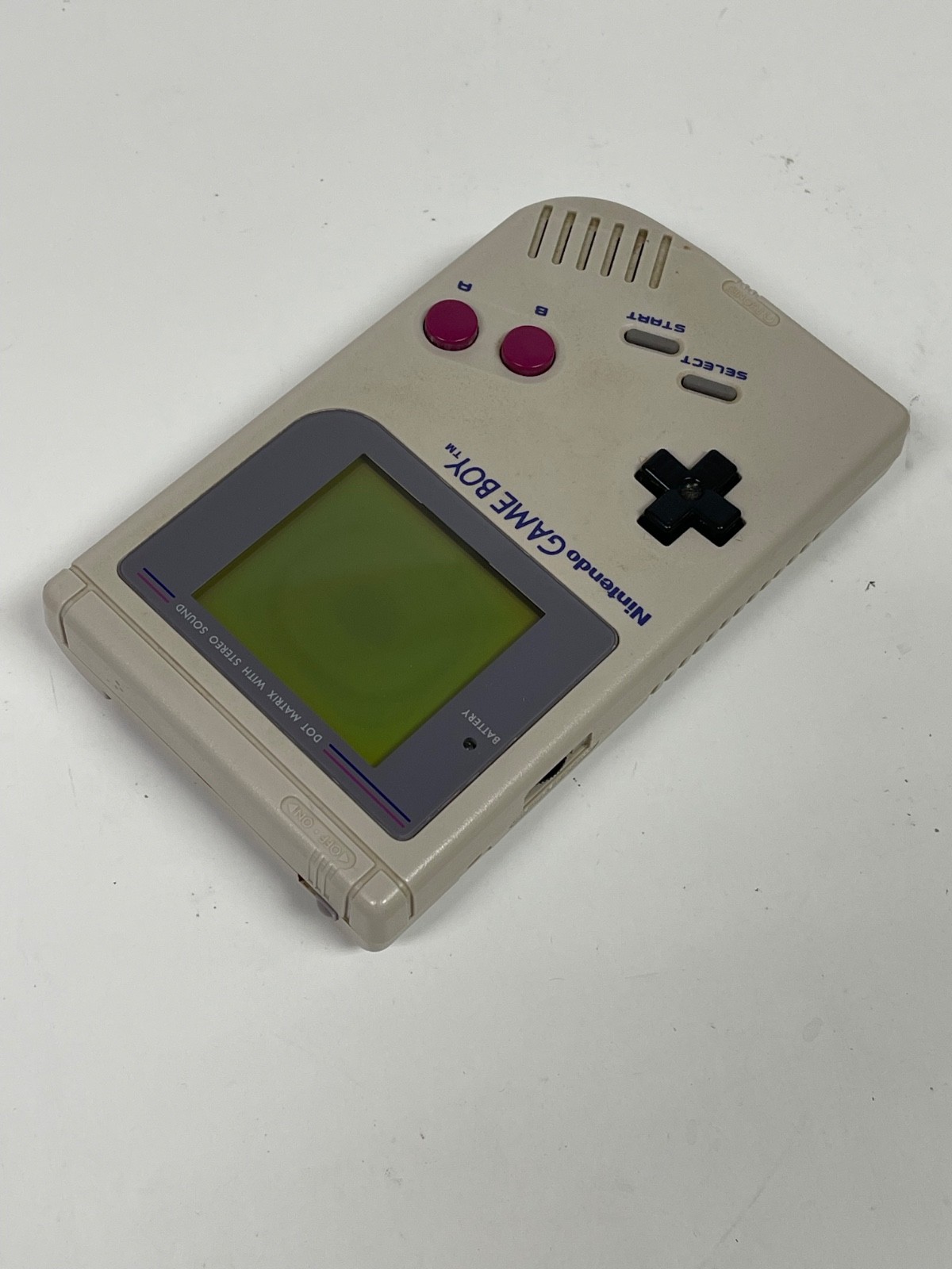 Original Nintendo Game Boy DMG-01 Works Includes Mad Catz Power Clip Battery