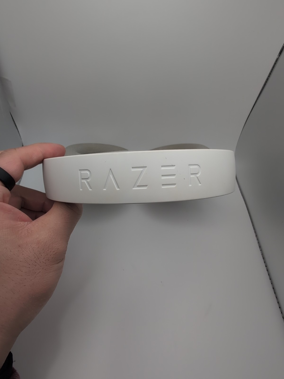 Razer Barracuda X White Wireless Multi-Platform Gaming Mobile Headset Z3#7