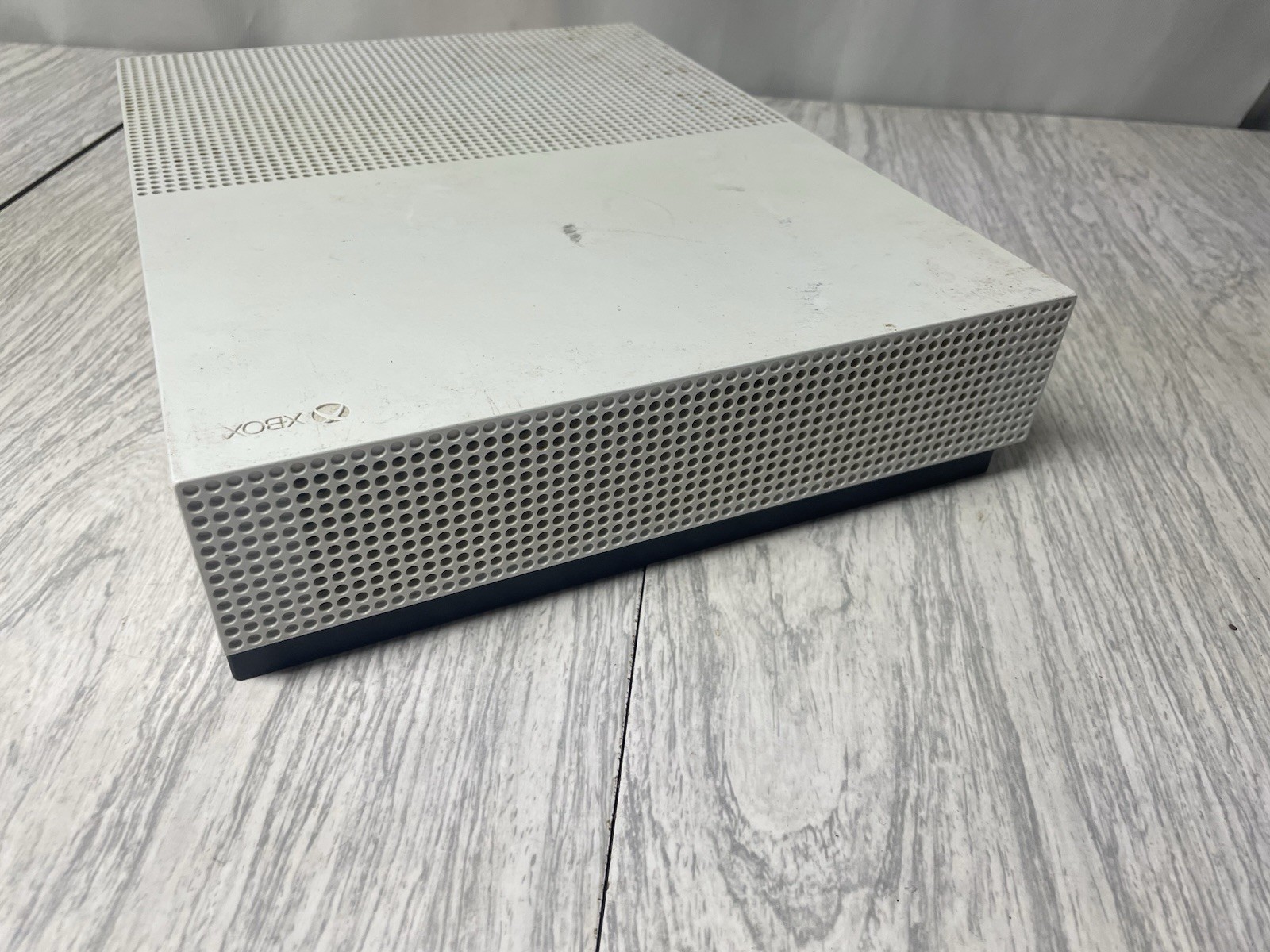 Microsoft Xbox One S All-Digital Edition Console 1681 – For Parts Only