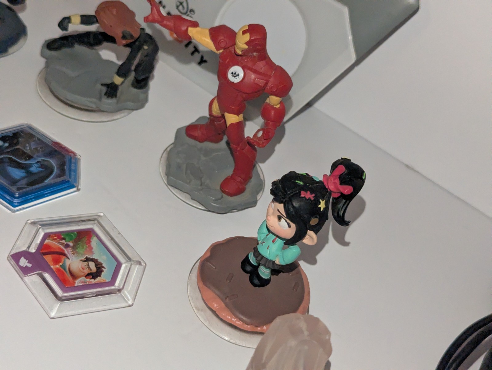 Disney Infinity Portal Base INF-8037059 for Xbox One – Figures + Power Disks