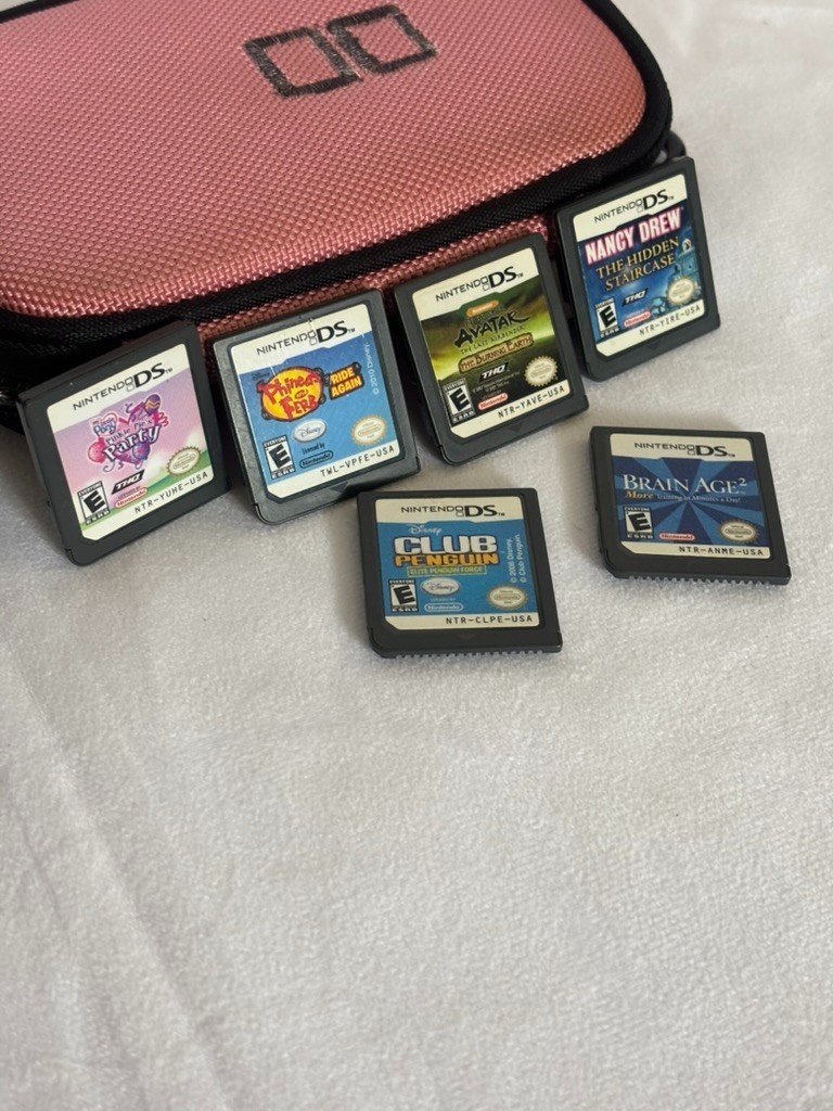 used Nintendo DS Lite Console – Coral Pink