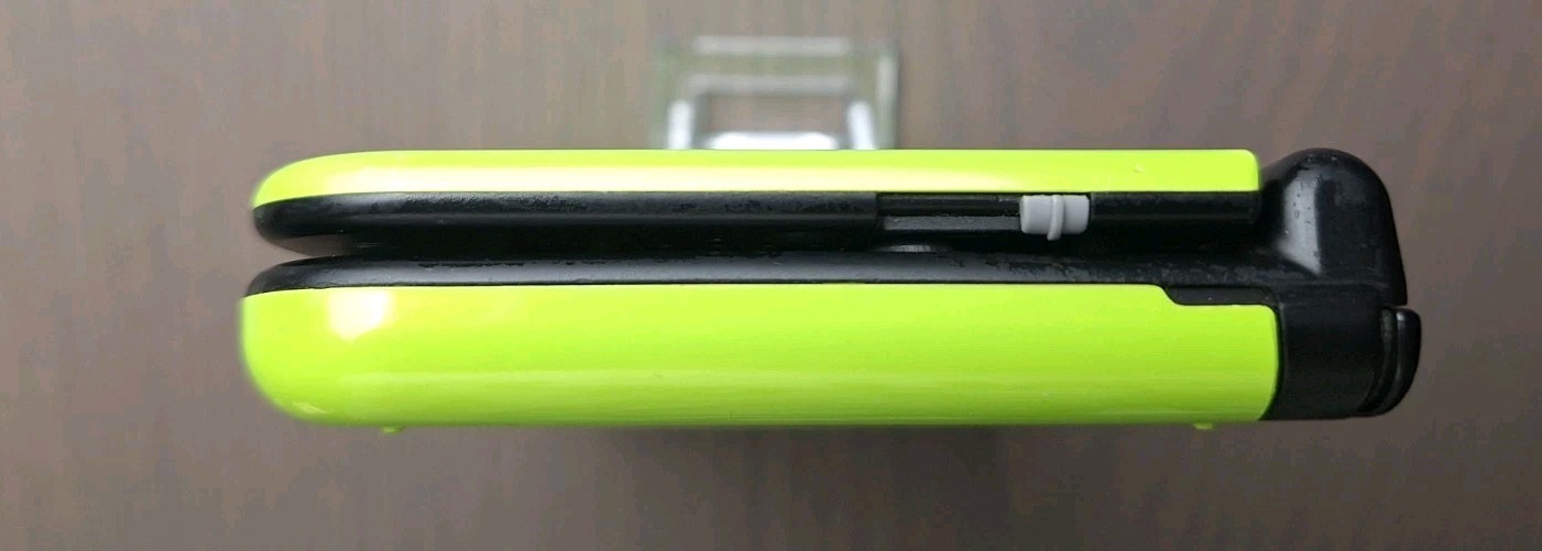 New Nintendo 3DS XL Lime Black | Charger + 32GB SD Card | Region Free