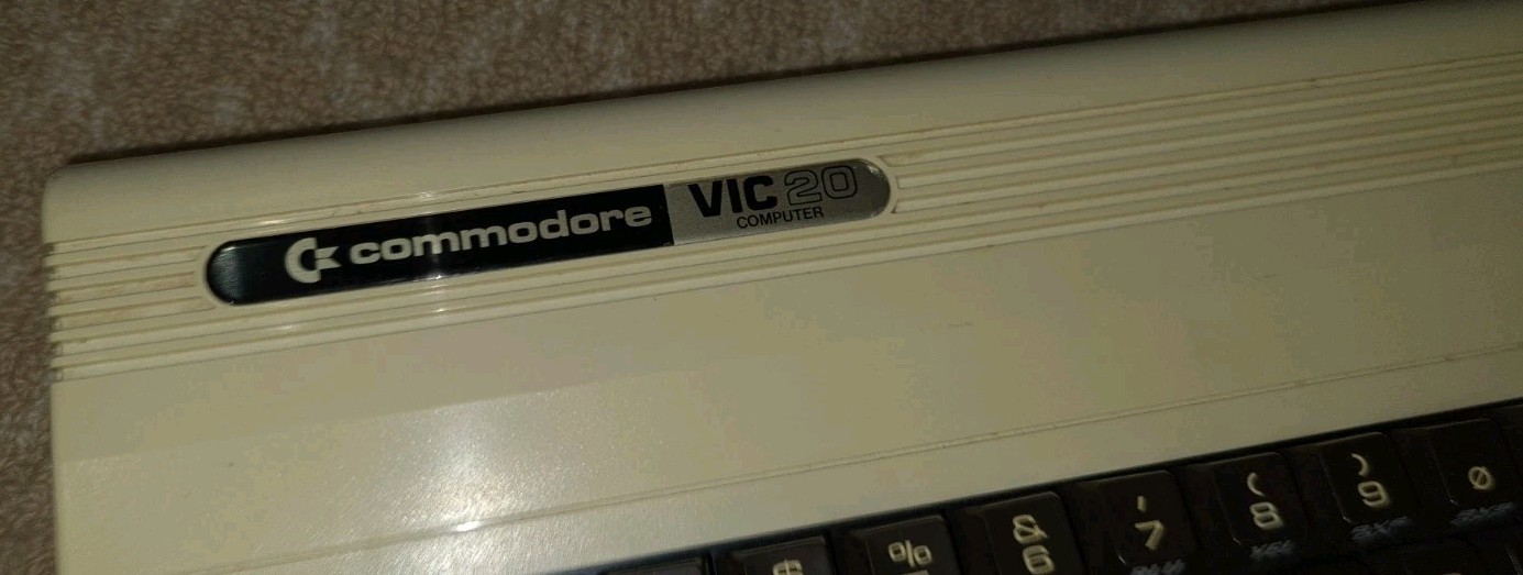 Commodore Vic 20 Boxed VINTAGE BUNDLE VIDEO AND COMPUTER GAME NOSTALGIA RARE