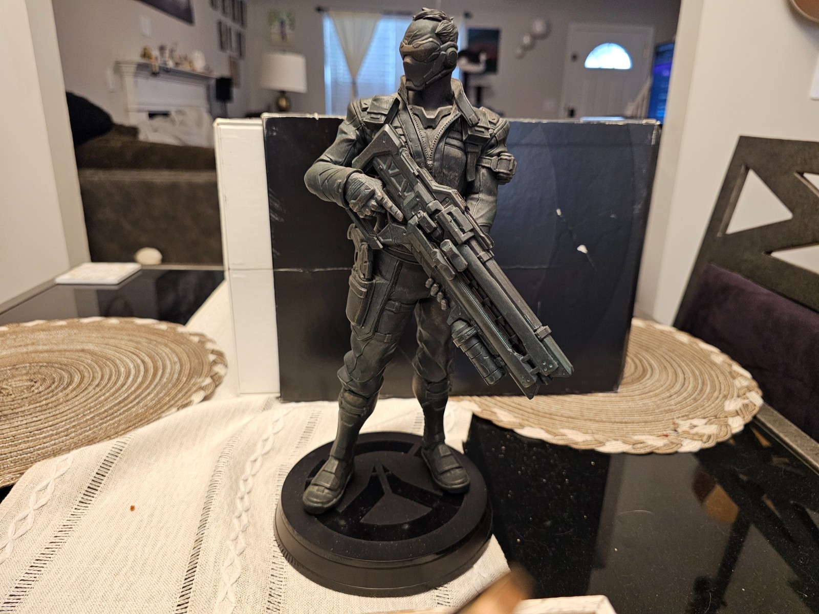 Overwatch Collectors Eedition Xbox One Statue with Game Complete