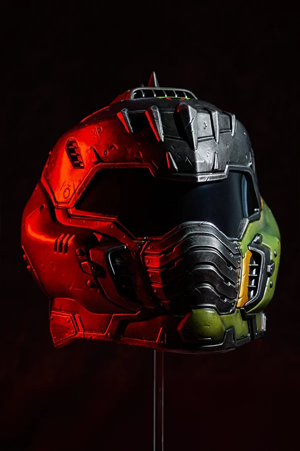 Doom: The Dark Ages Doom Slayer Wearable Helmet LED Bundle + Keycard x3 Patches