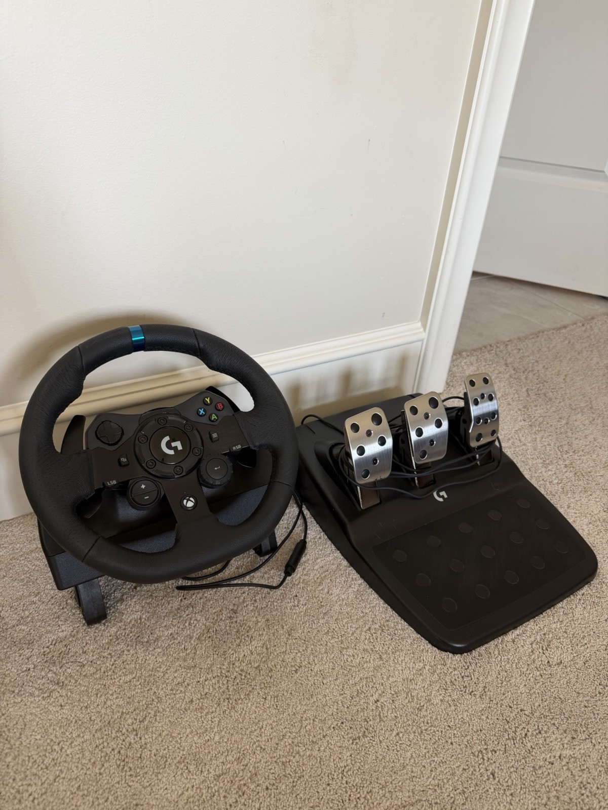 Logitech G923 TRUEFORCE Racing Wheel + Pedal Set for Xbox/PC