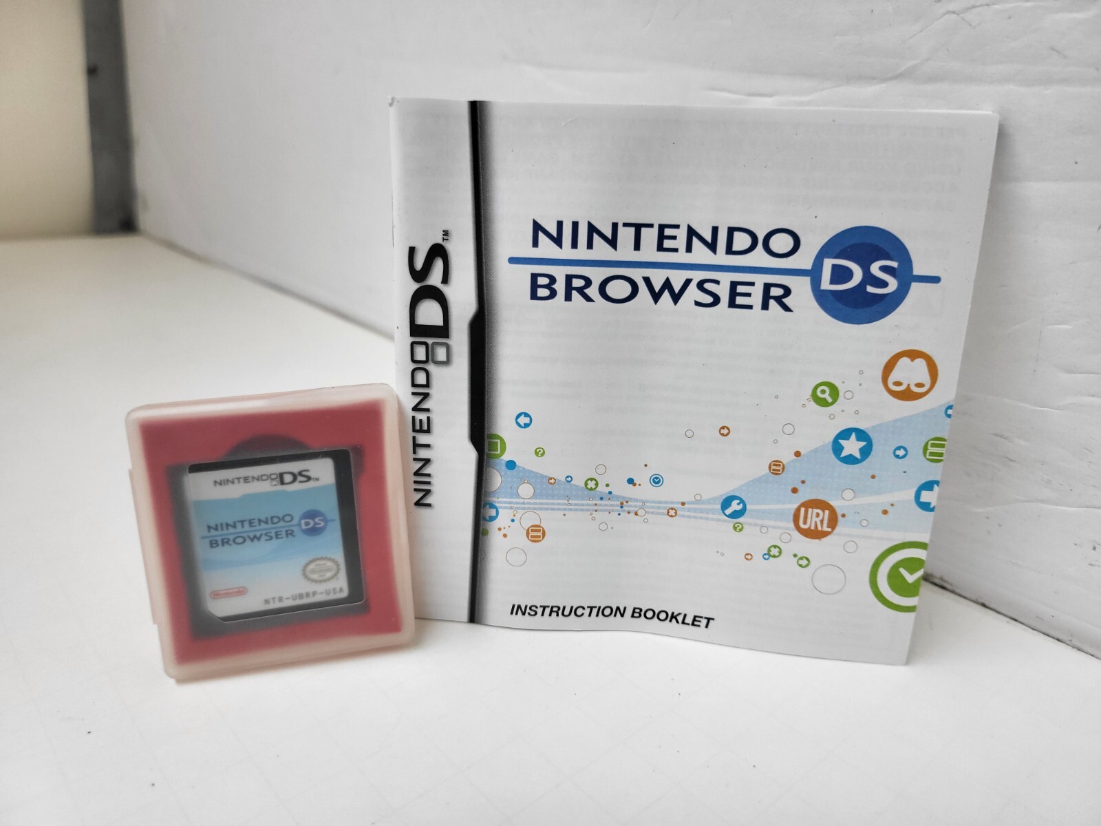 MINT Nintendo browser Cartridge & Manual in Red Protective padded case # B13