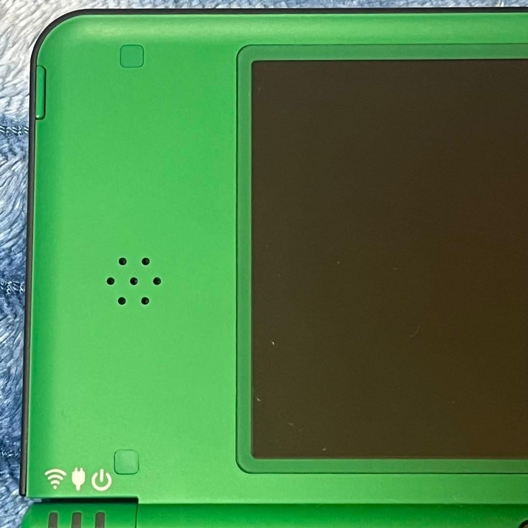 Nintendo DSi LL Console Handheld System Headphone Jack Wi-Fi Capability Green JP