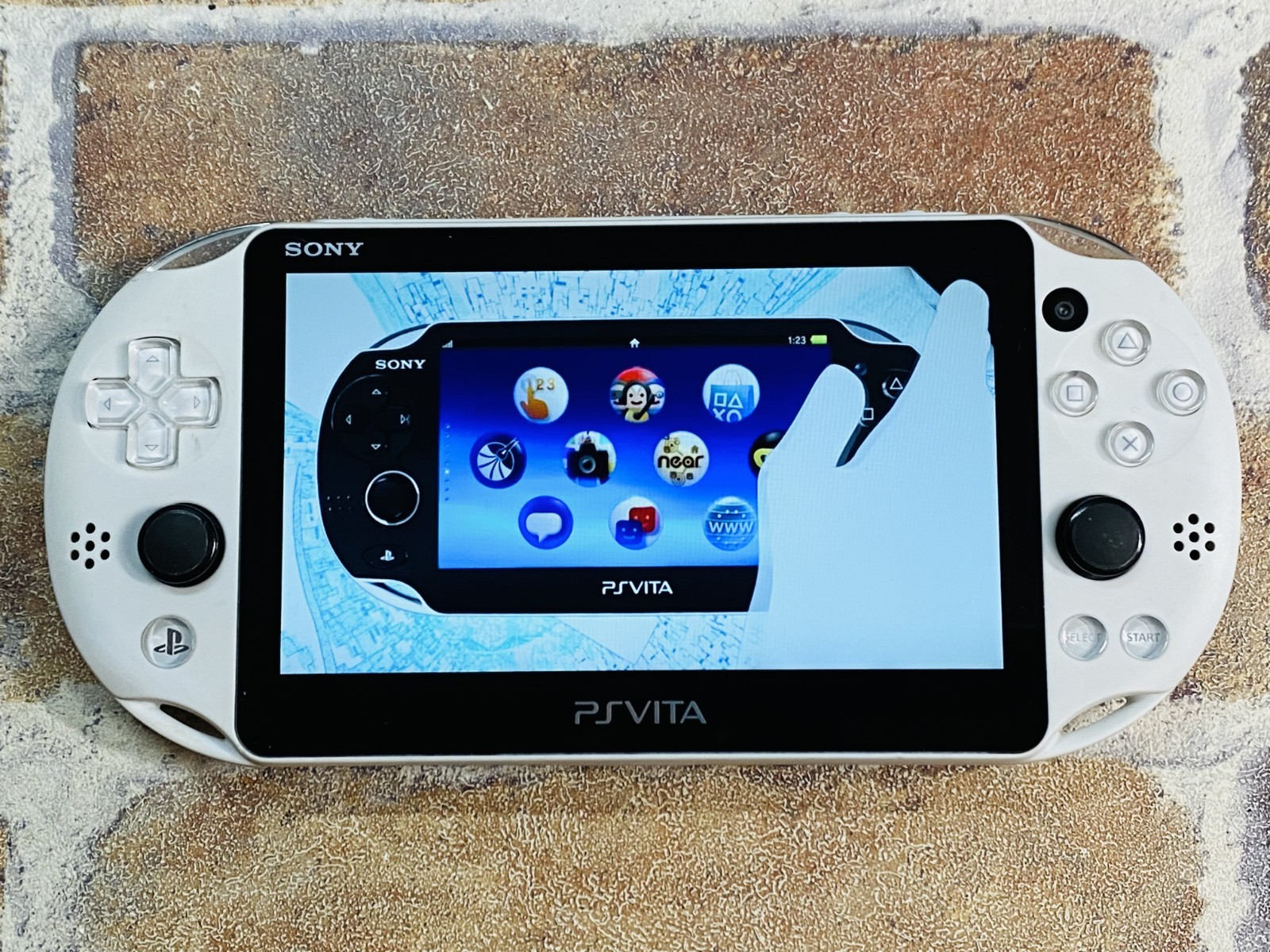 PS Vita Glacier White PCH-2000 SONY PlayStation Japan 8GB Charger Tested DDP