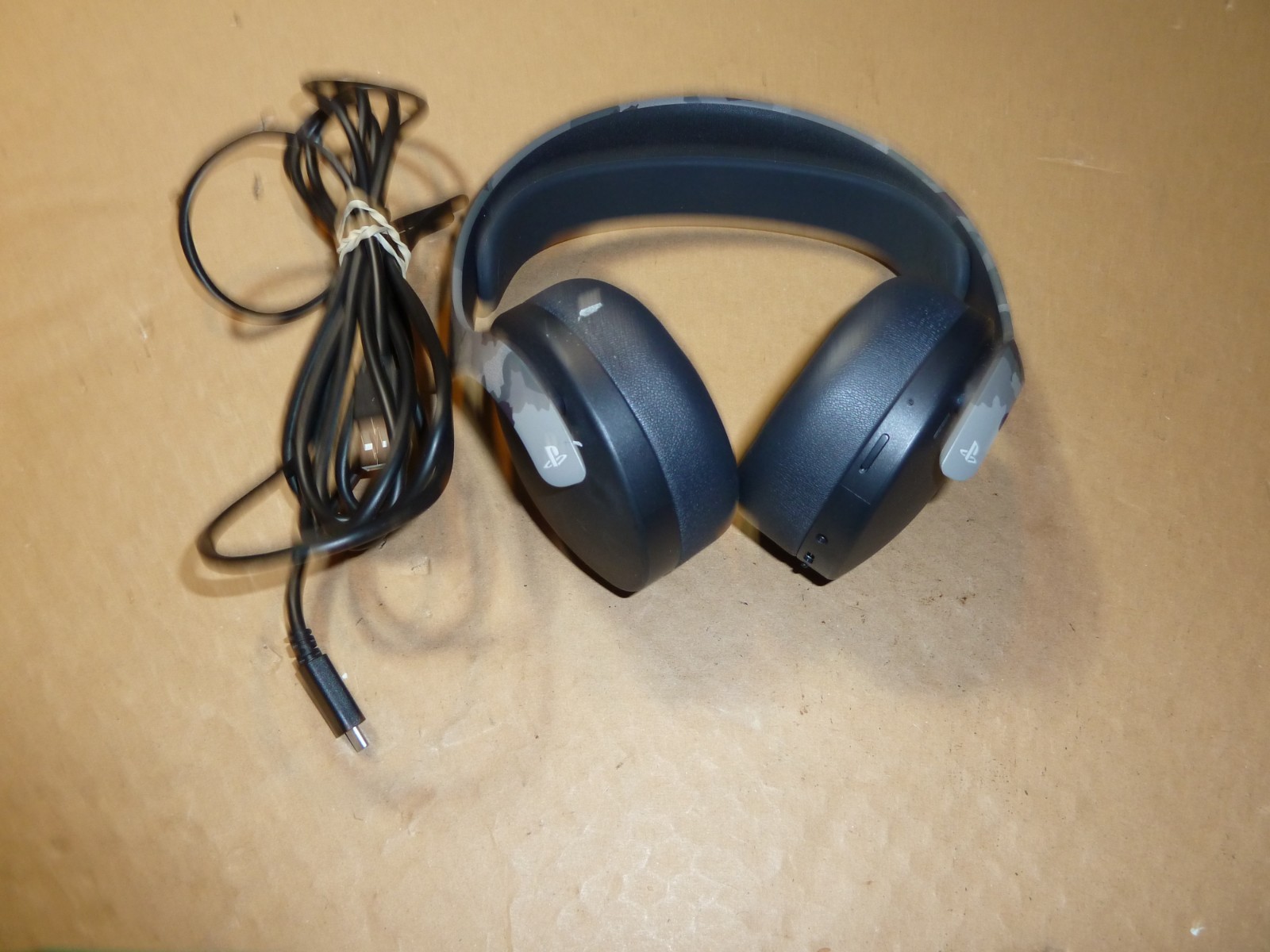 Sony PULSE 3D Wireless Headset ONLY for PlayStation 5 PS5 – Gray Camouflage