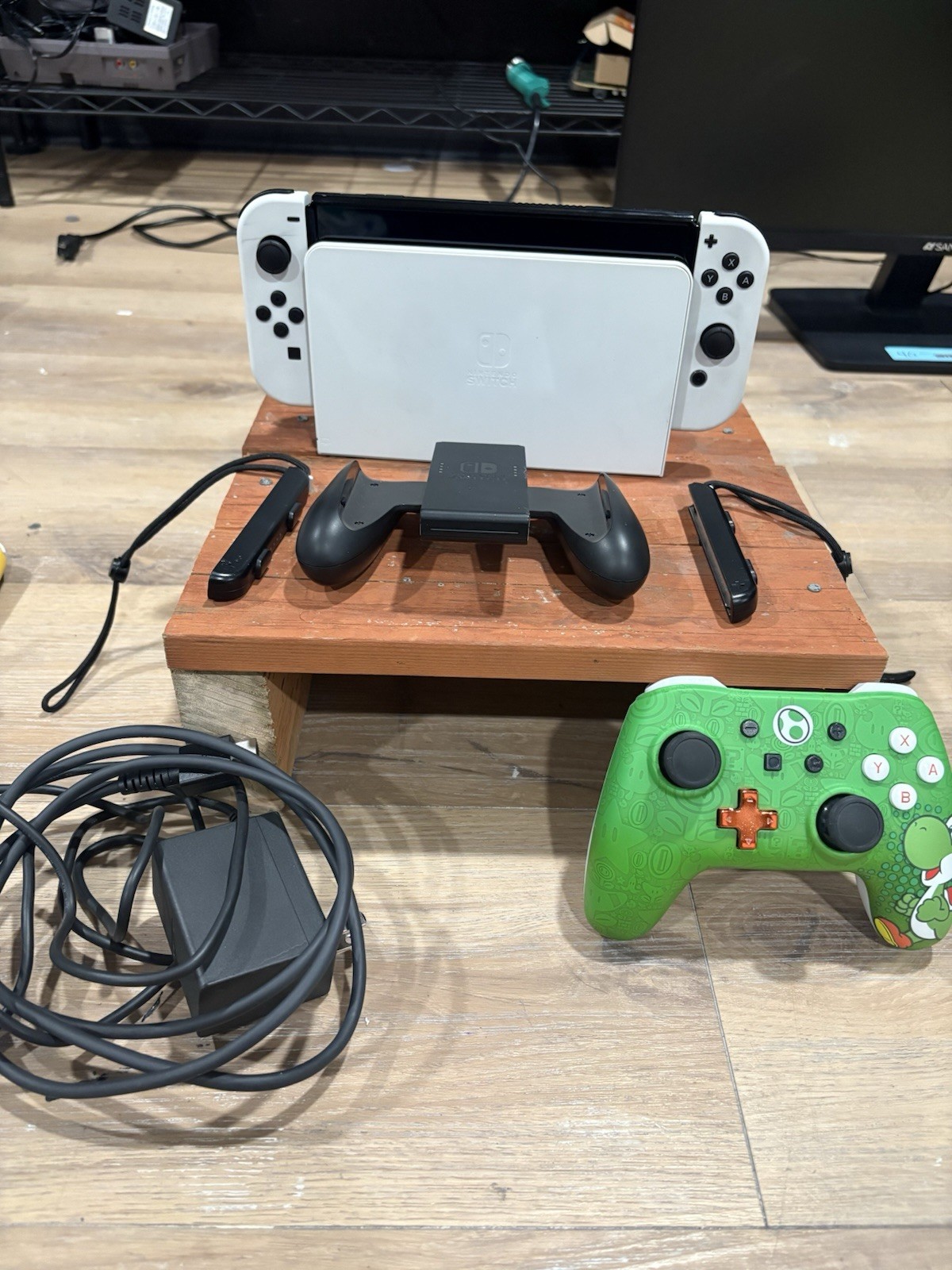 Nintendo Switch OLED Model 64GB White Joy-Con Dock Grip Cables Controller Wi-Fi