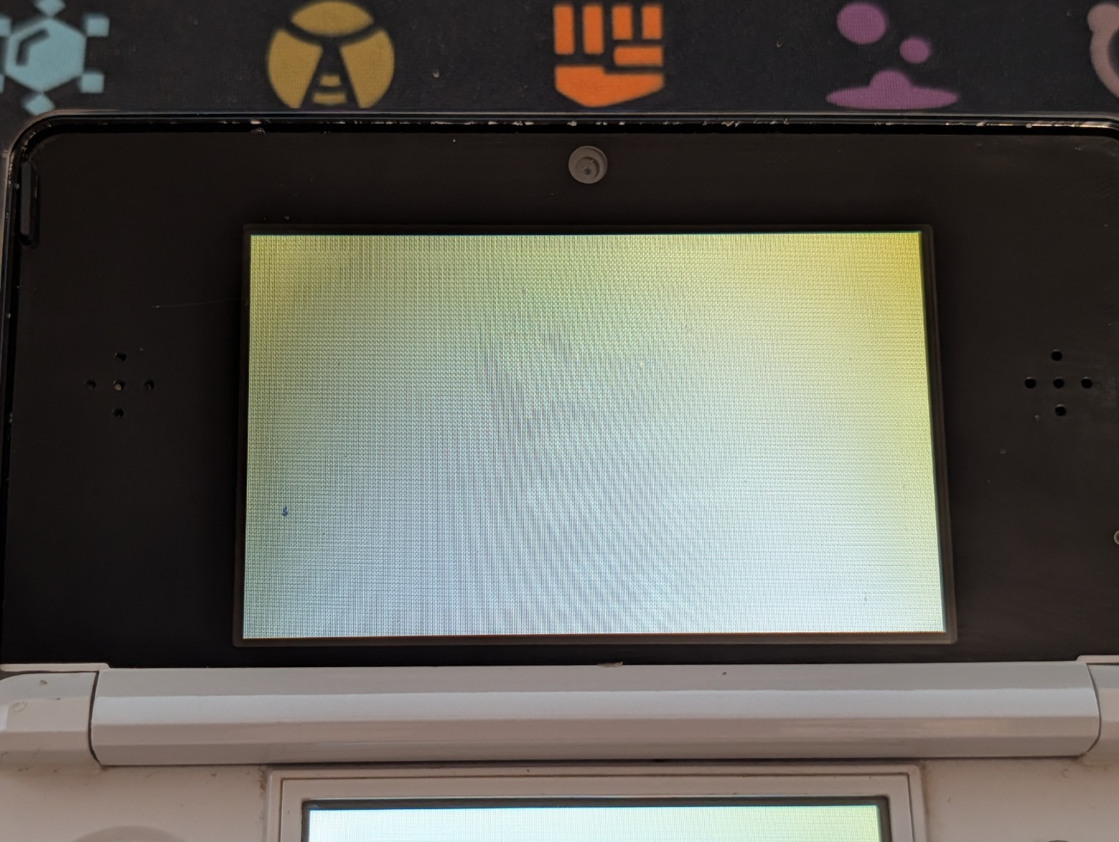 Nintendo 3DS Ice White Region Free Console w/ Charger & Stylus E201