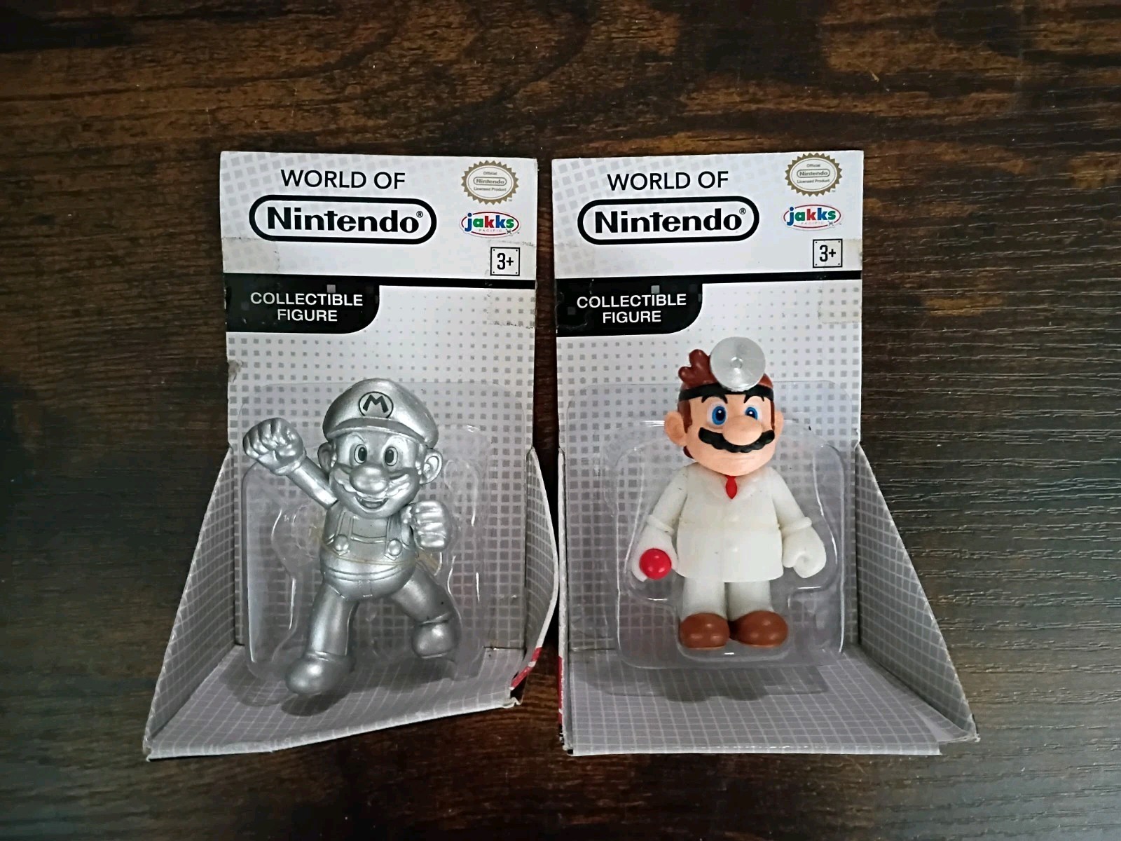 2.5″ SUPER MARIO 5-PK World of Nintendo Metal Dr Doctor Star Power Tanooki Stand