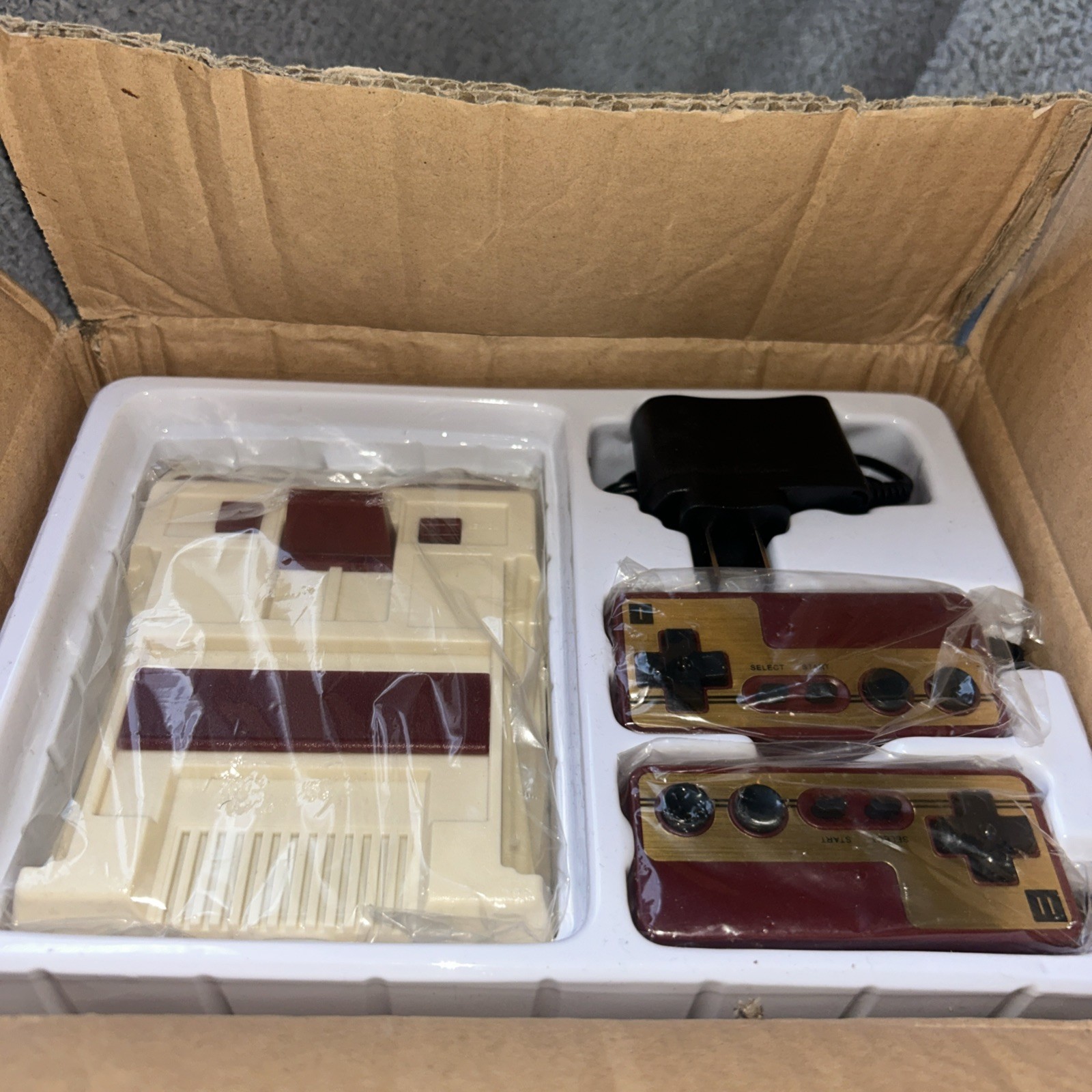 TV Famicom Anniversary- Family Computer- Contains 500 Games!! Amazing open box