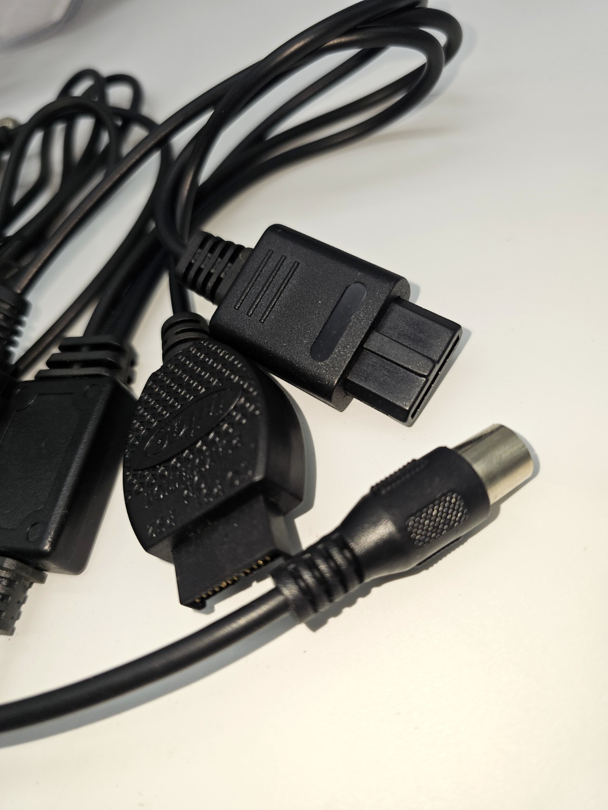 Intec Universal RFU Adapter Connects PS2 XBOX Gamecube Console to TV – [NOB]