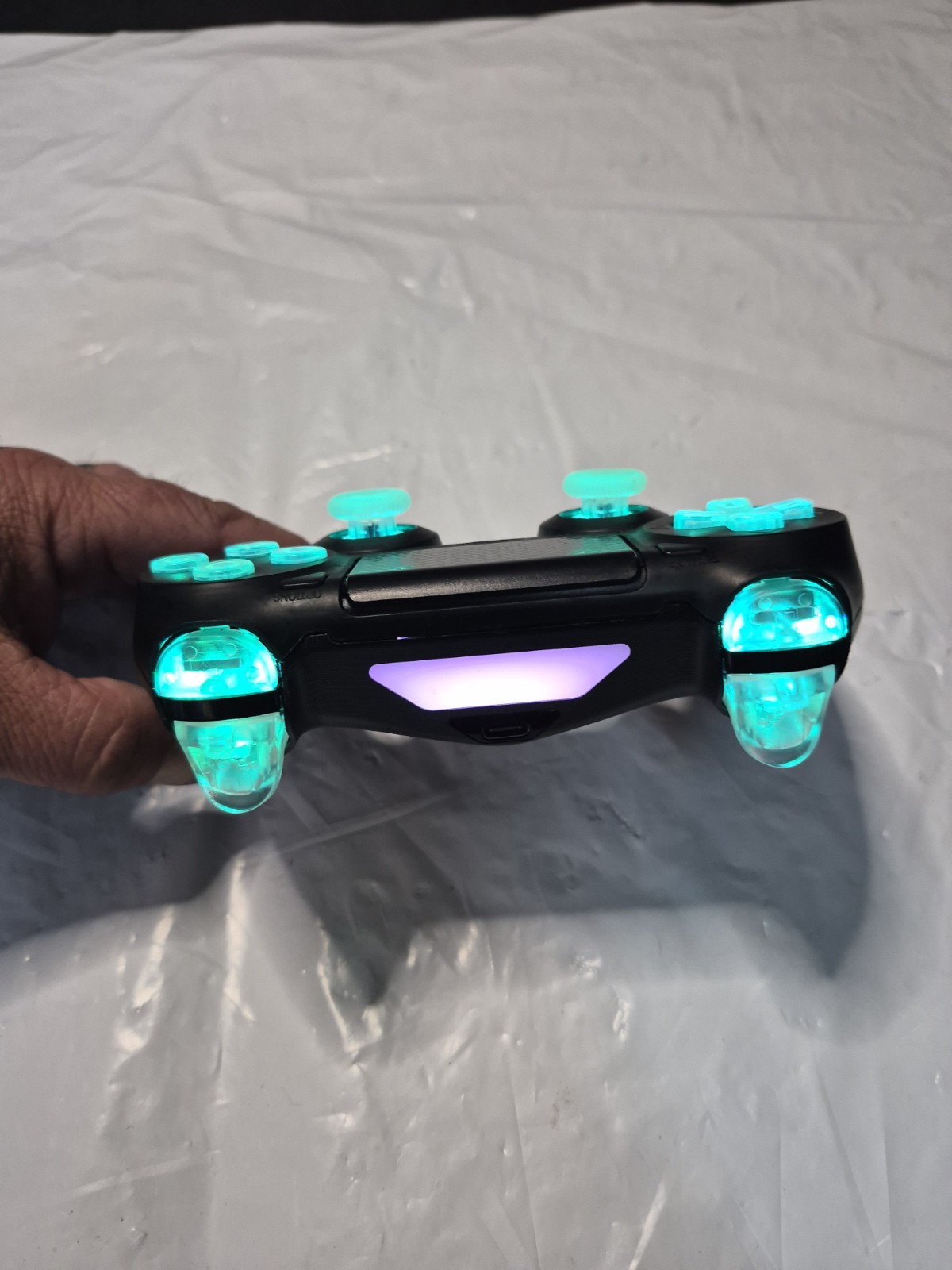 SONY PS4 WIRELESS CONTROLLER Lights Up And Changes Colors, Vibrates. Works…