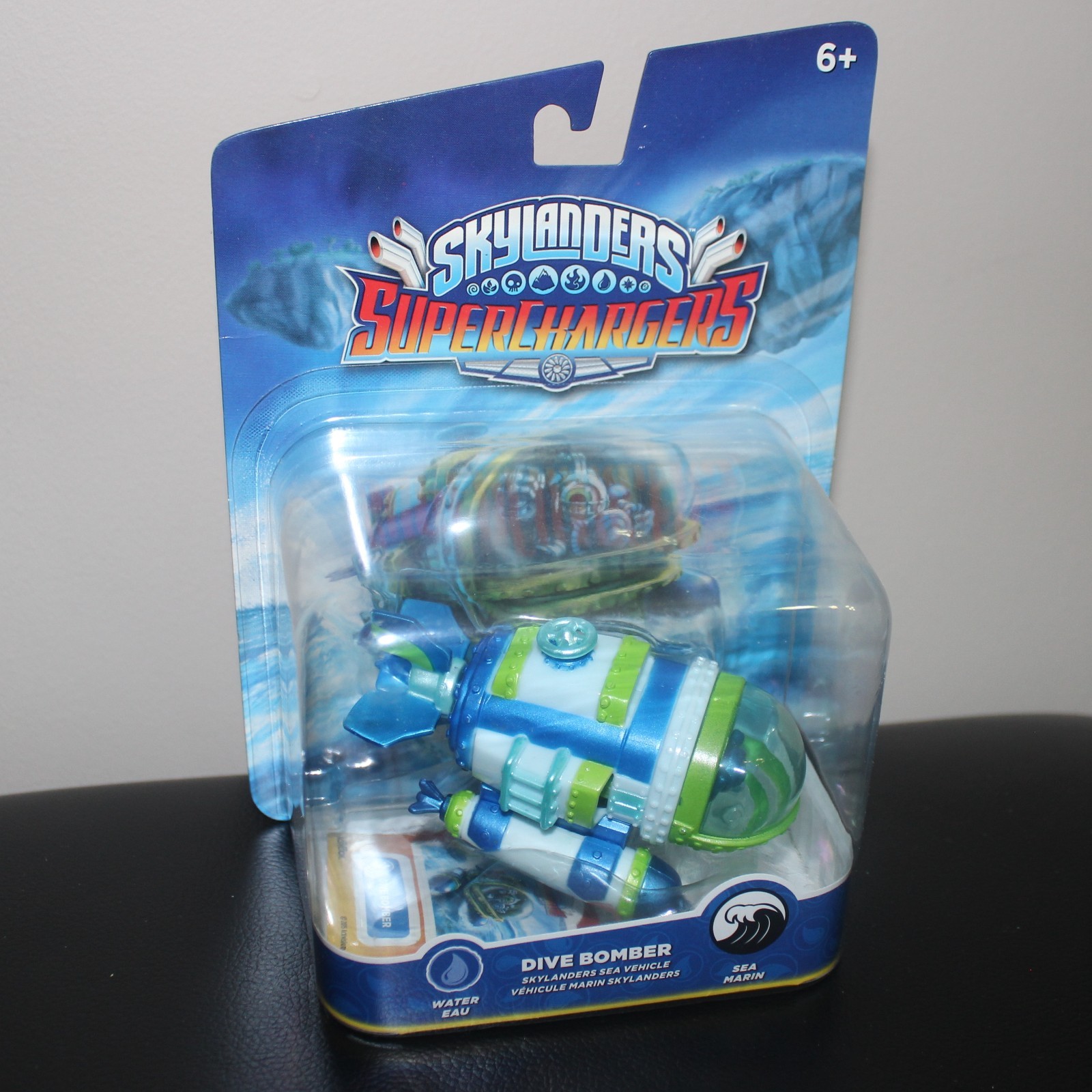 new Skylanders Superchargers DIVE BOMBER SEA VEHICLE 2015 w/ Sticker Sheet