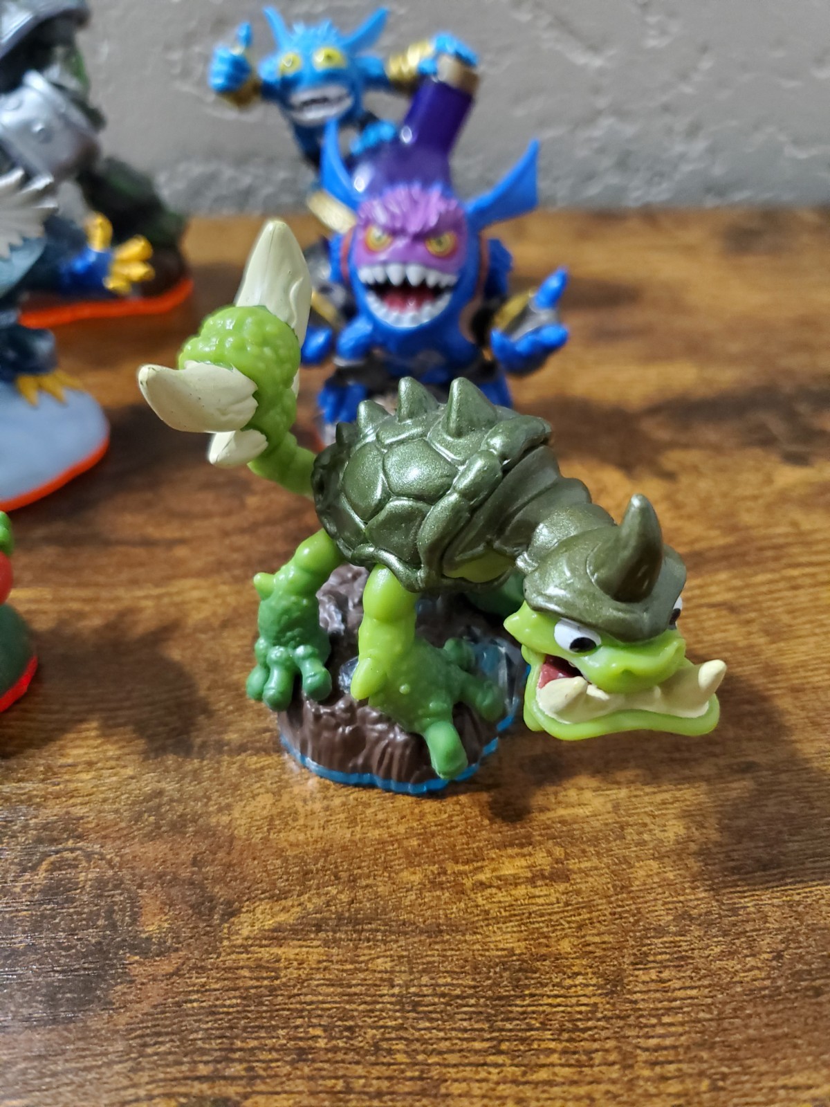 Skylanders Lot of 6 Pop Fizz Slobber Tooth Crusher Food Fight Blue Eagle Guzzle